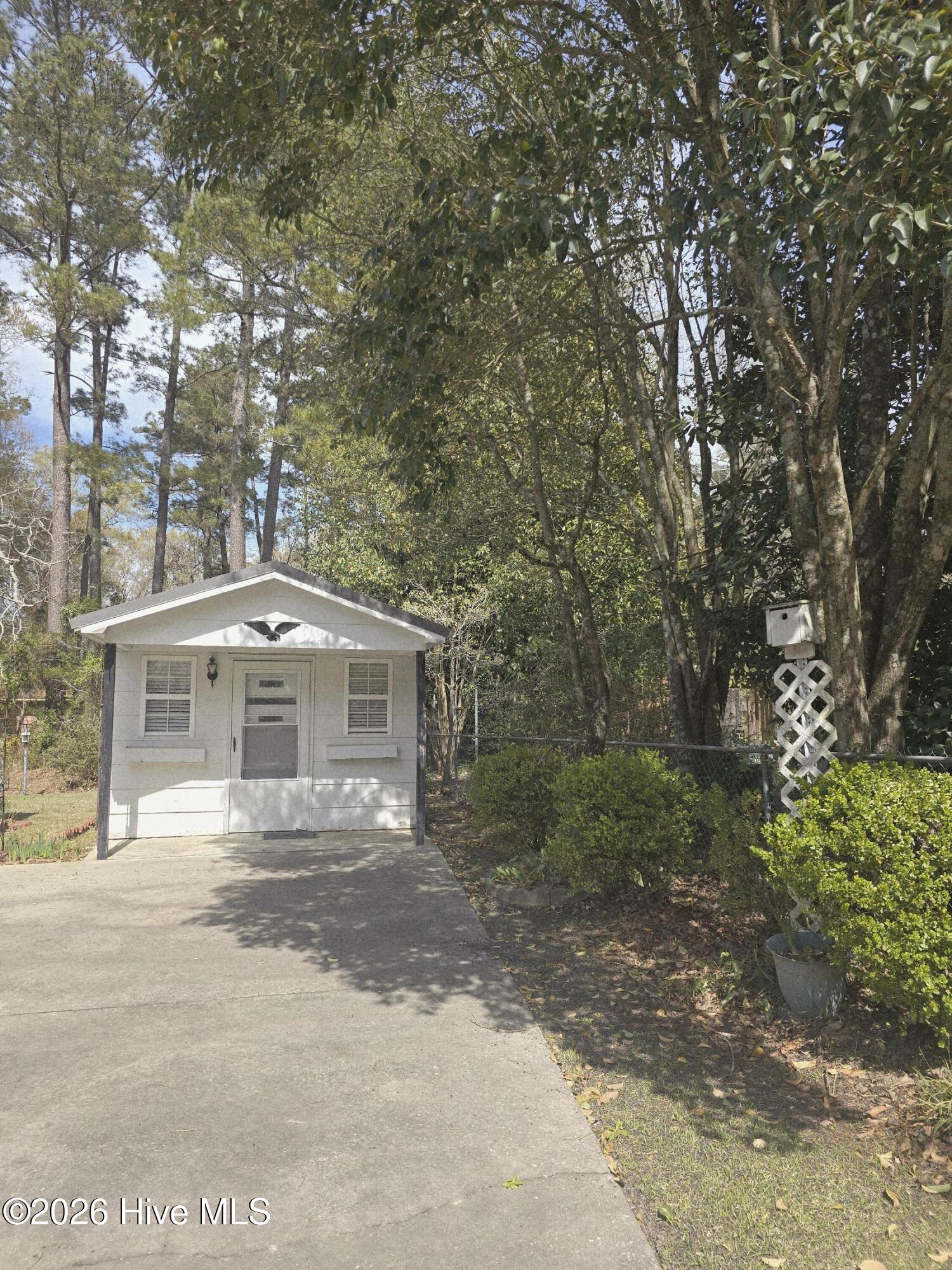 214 E Bladen Street Property Photo 10