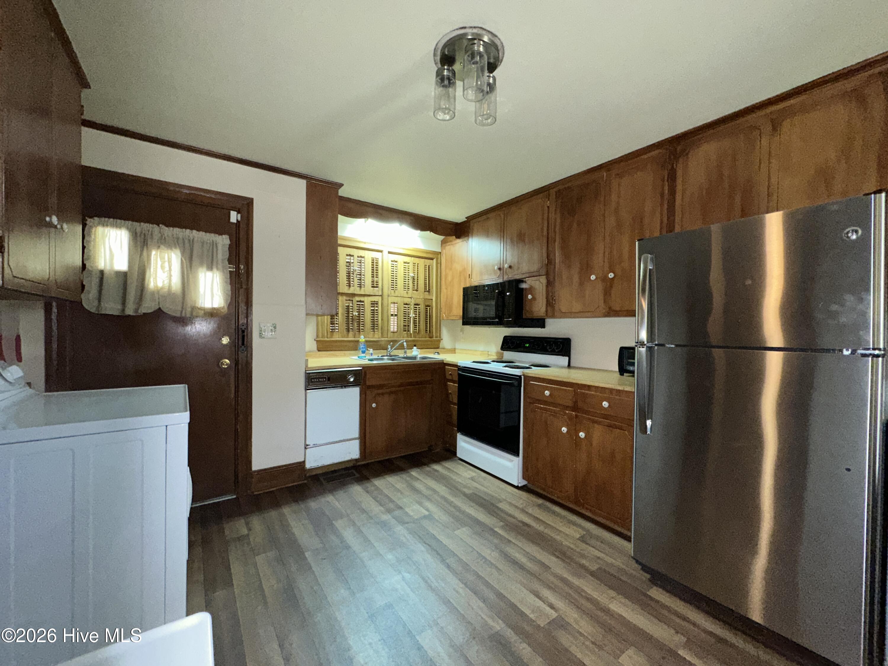 100 Wilson Street # A Property Photo 8