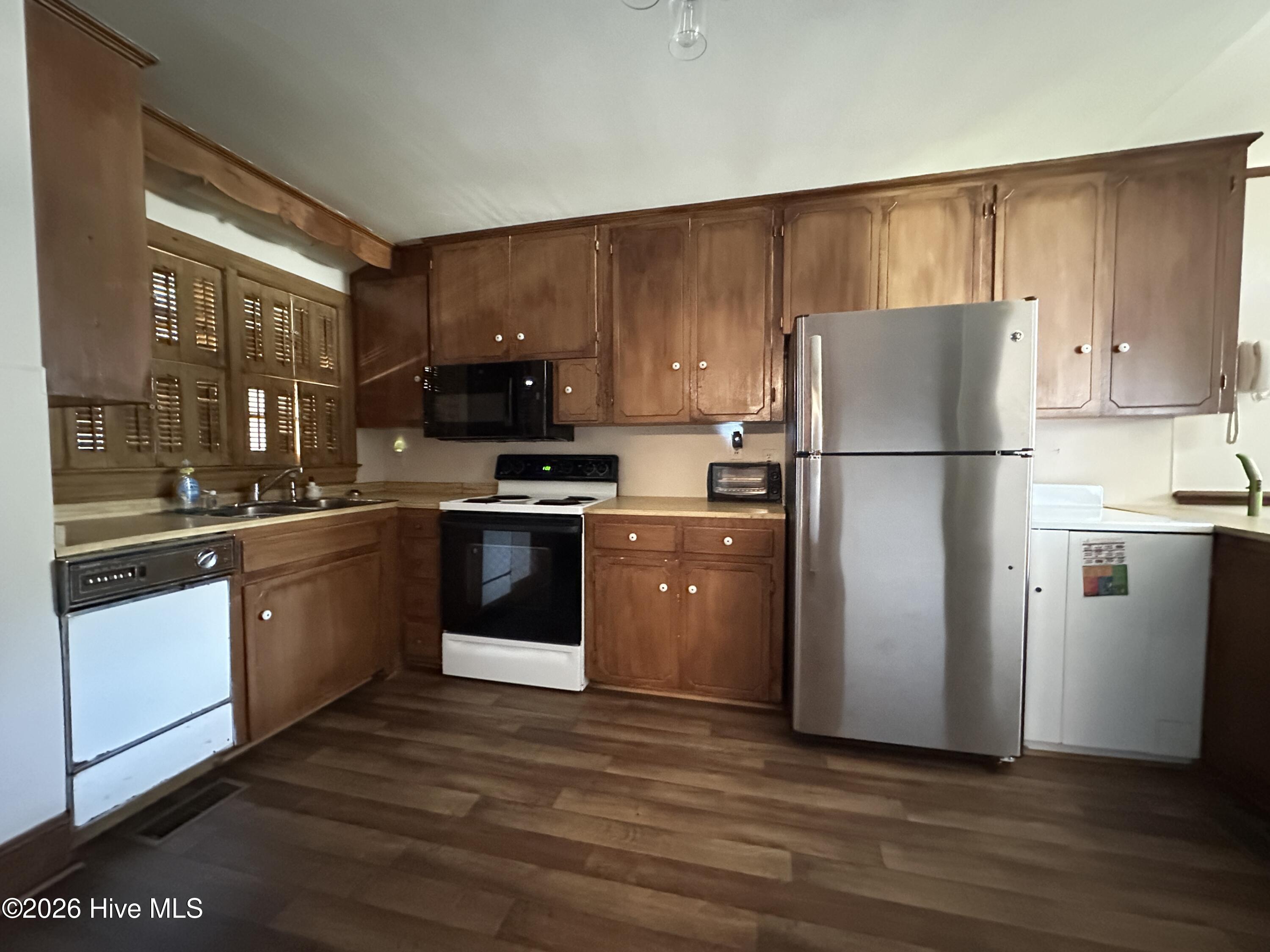 100 Wilson Street # A Property Photo 9
