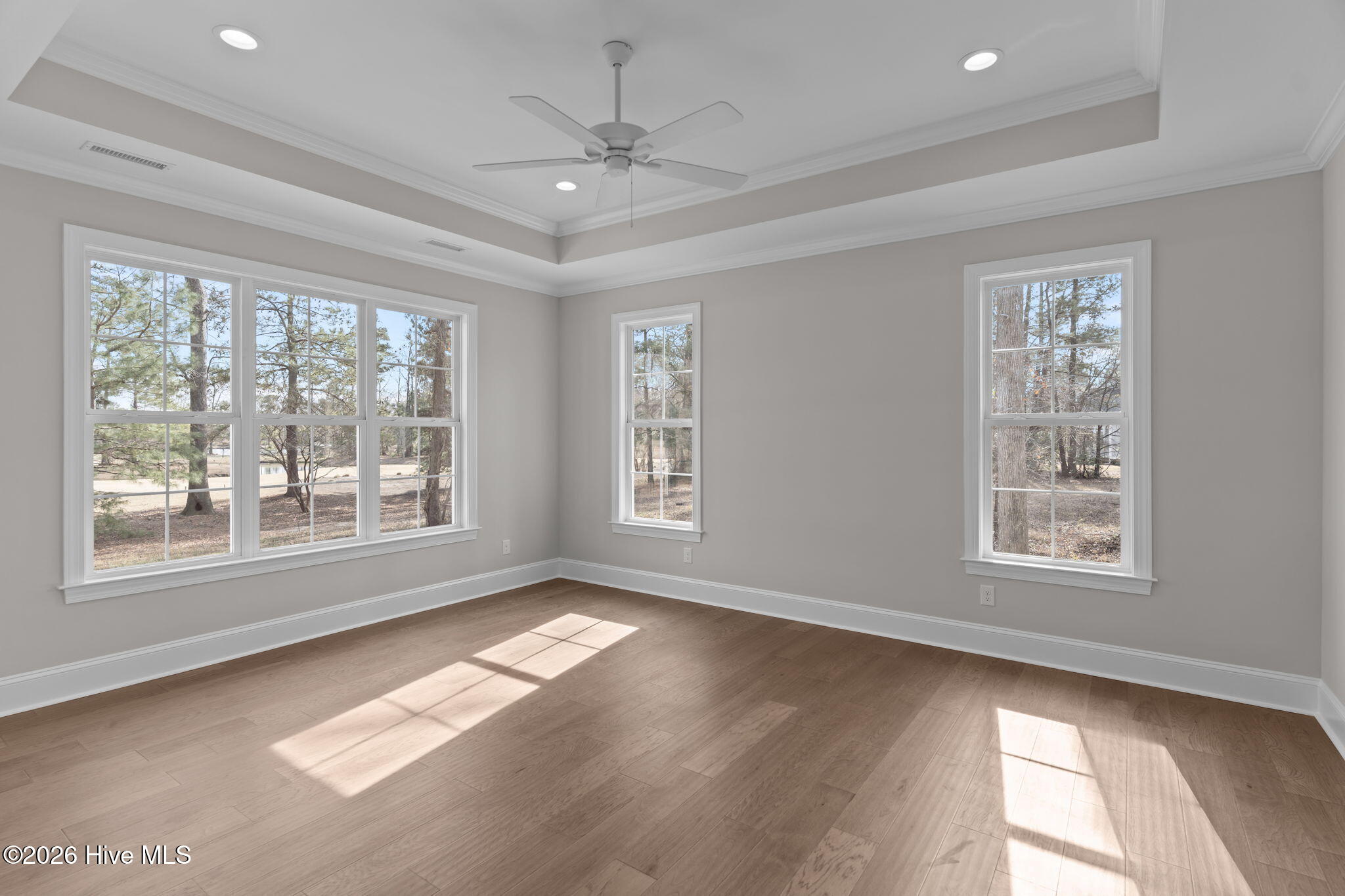 193 E Winding Way Property Photo 18