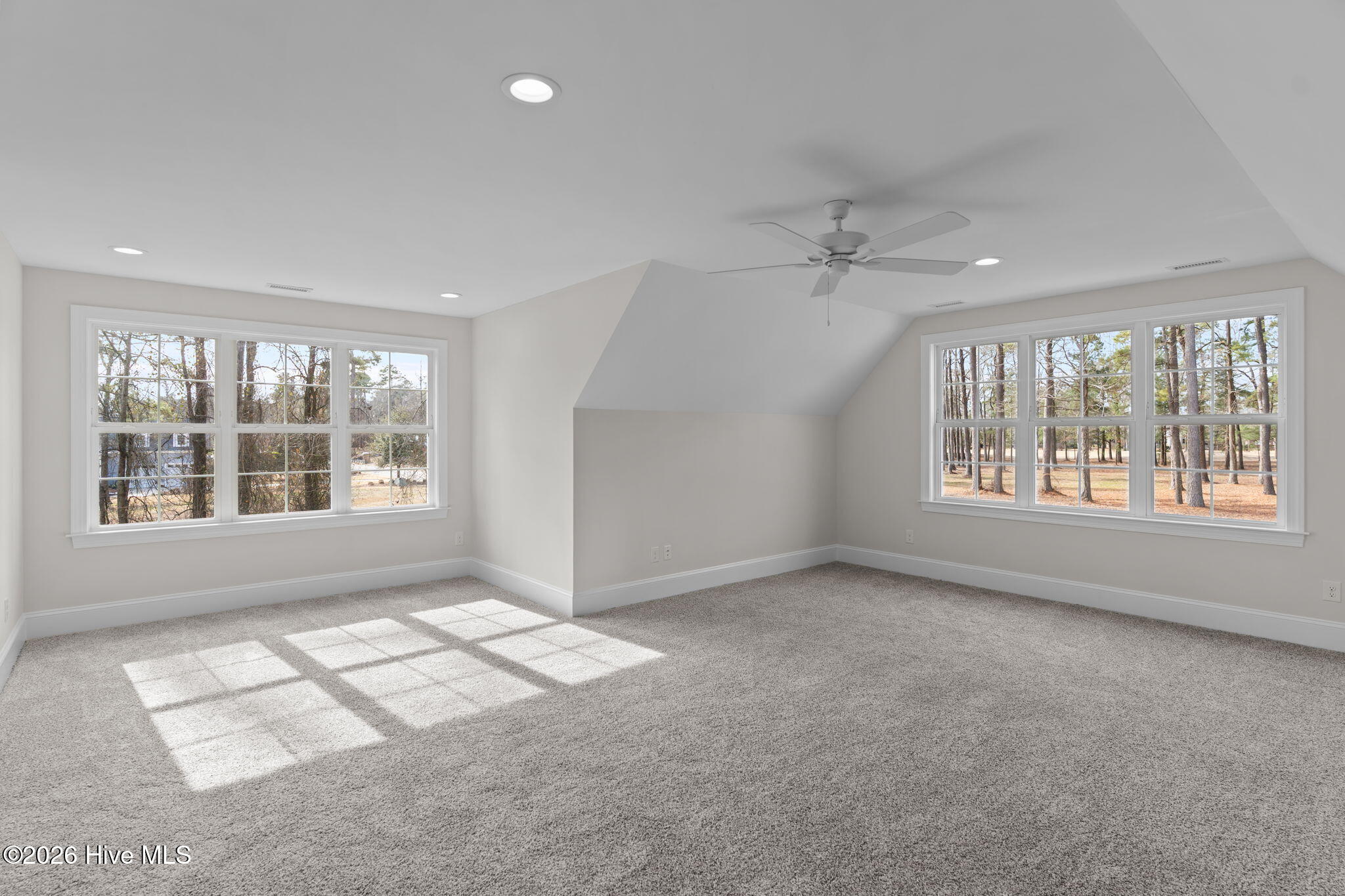 193 E Winding Way Property Photo 33