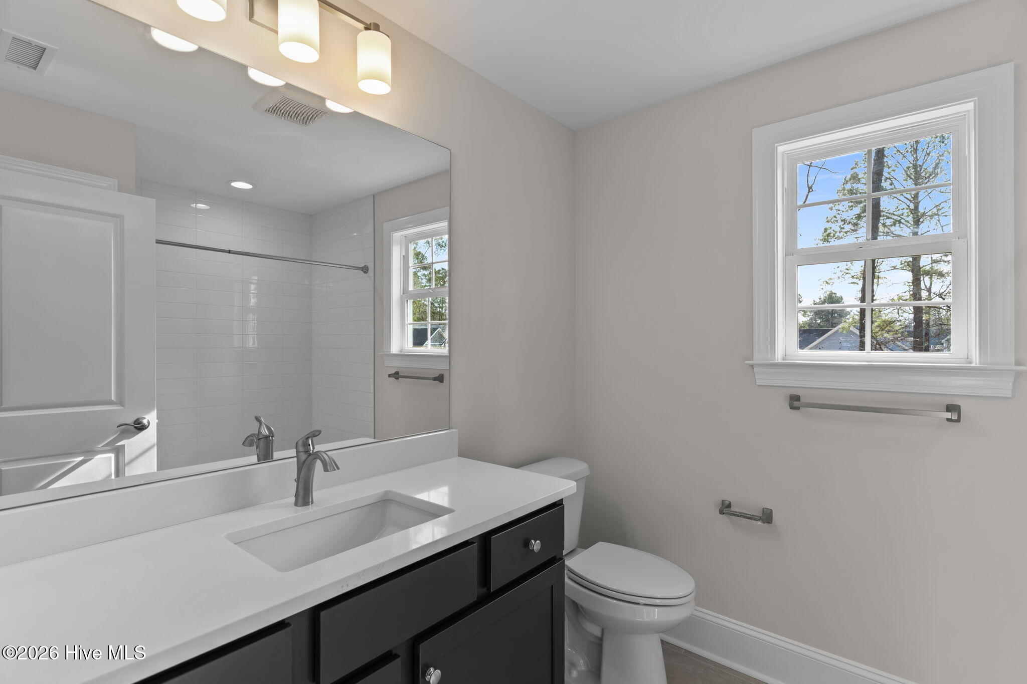 193 E Winding Way Property Photo 34