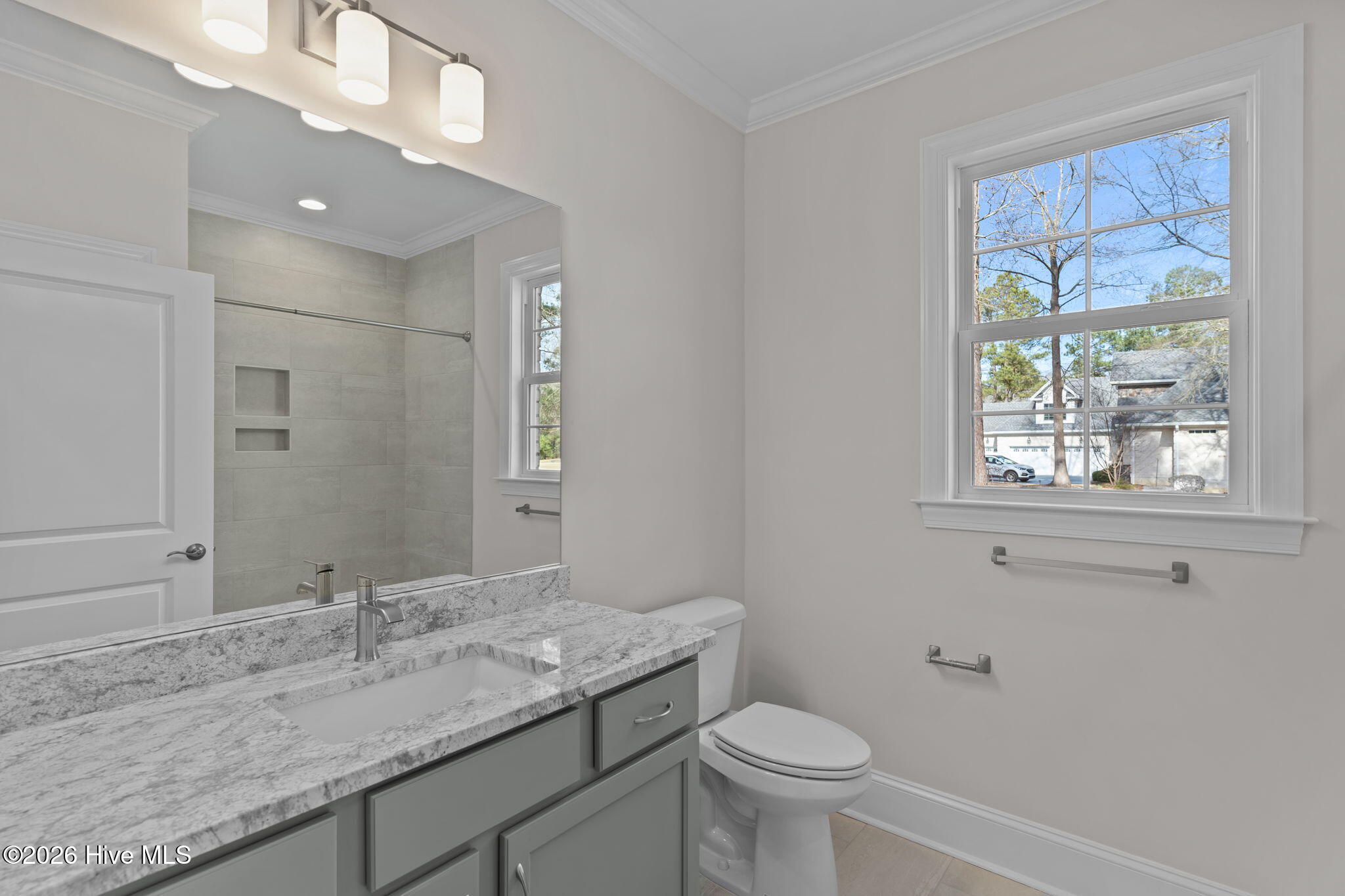 193 E Winding Way Property Photo 39