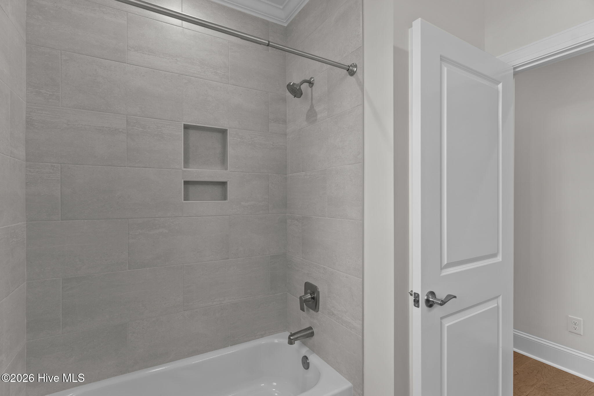 193 E Winding Way Property Photo 40
