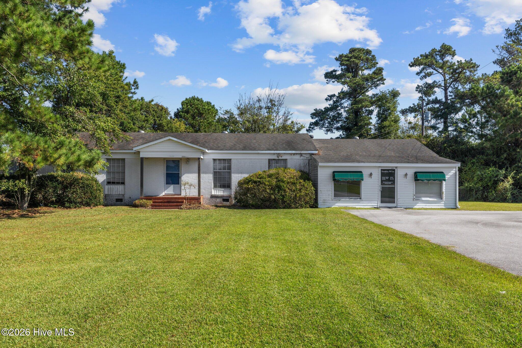 1468 W Corbett Avenue Property Photo 1