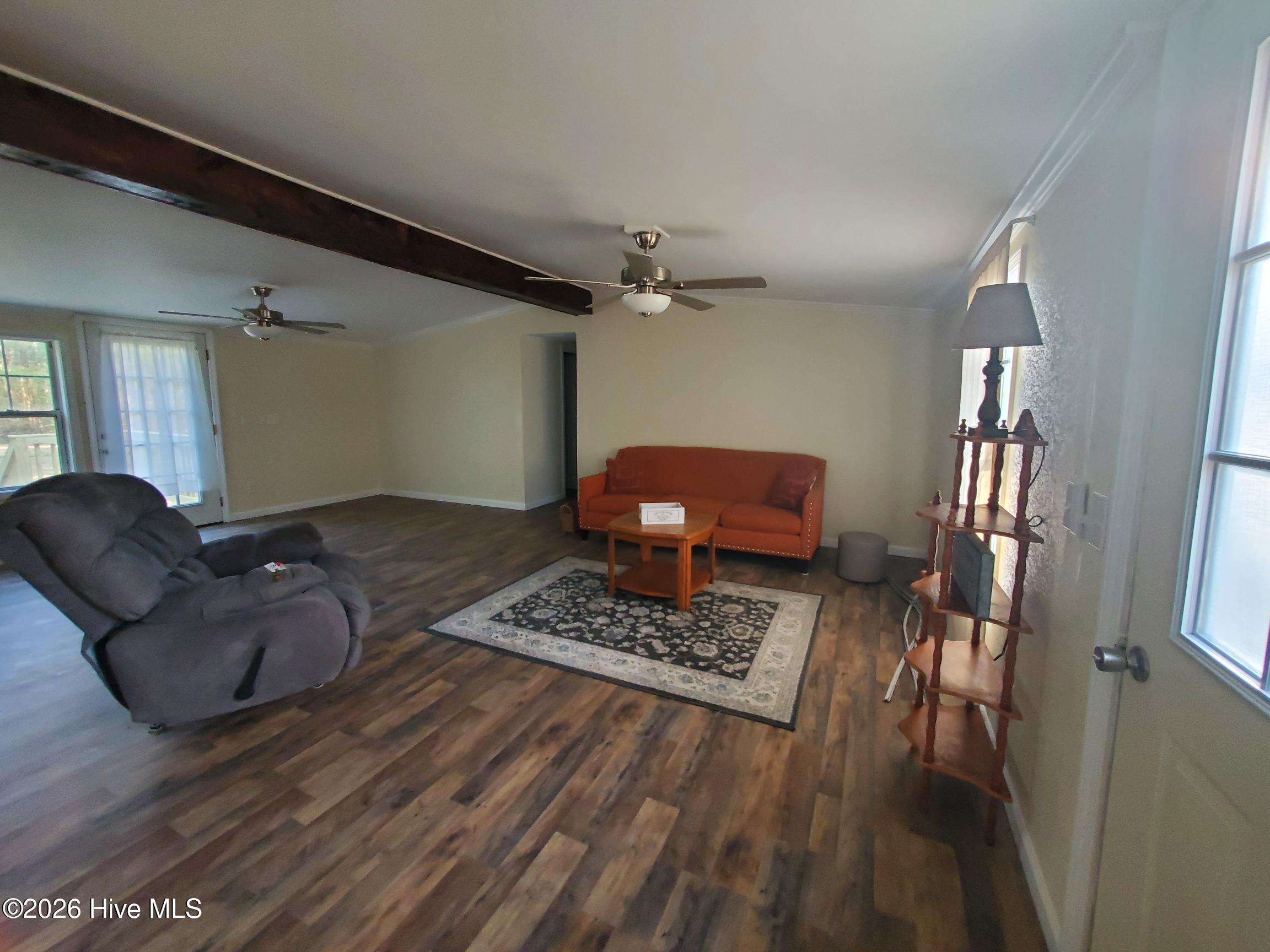 926 Railroad Street Property Photo 5