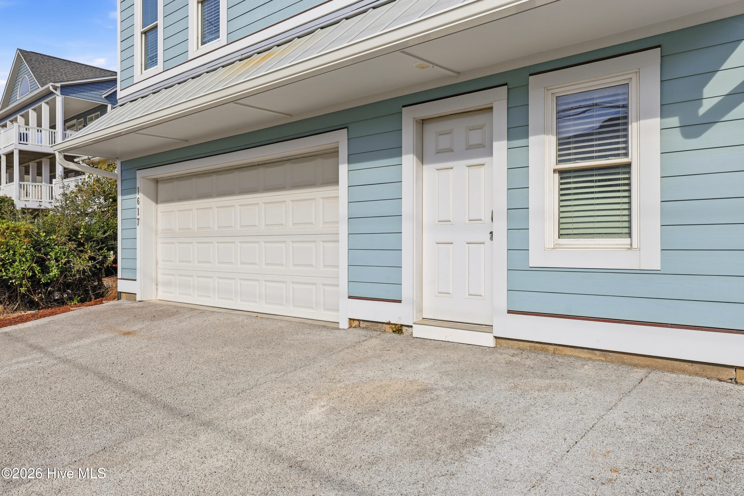 1617 S Shore Drive Property Photo 9