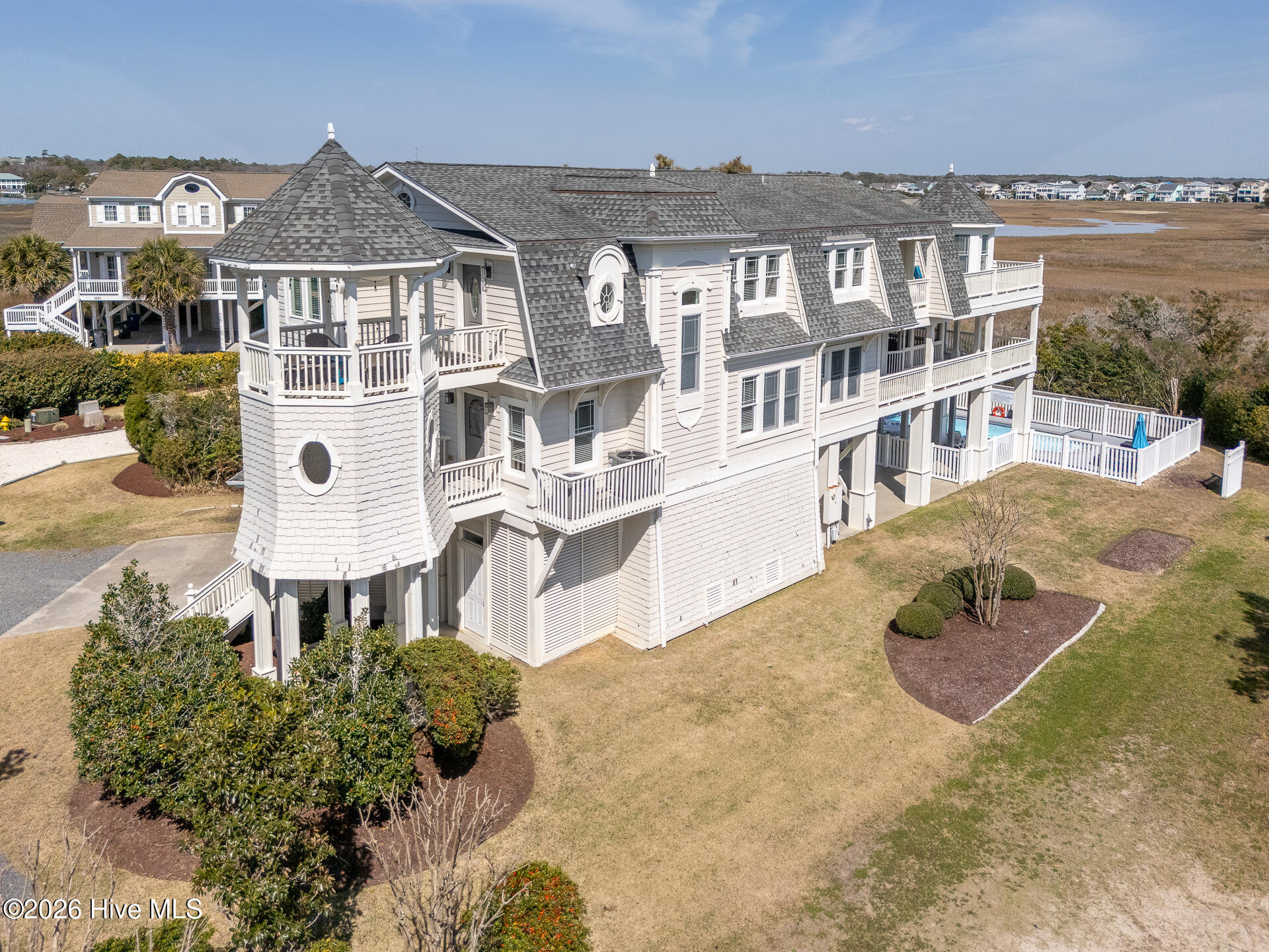 1032 Tide Ridge Drive Property Photo 4