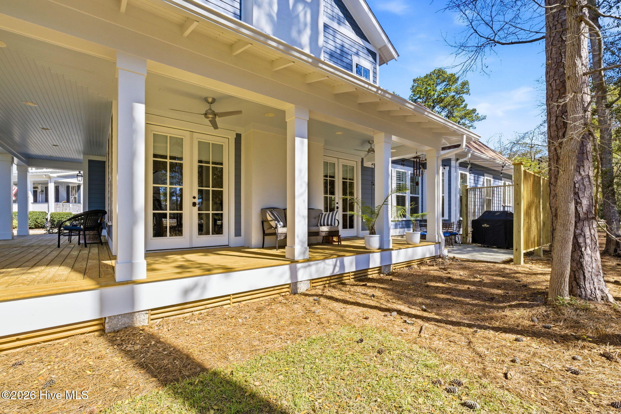 6108 Harbor Oaks Drive Property Photo 3
