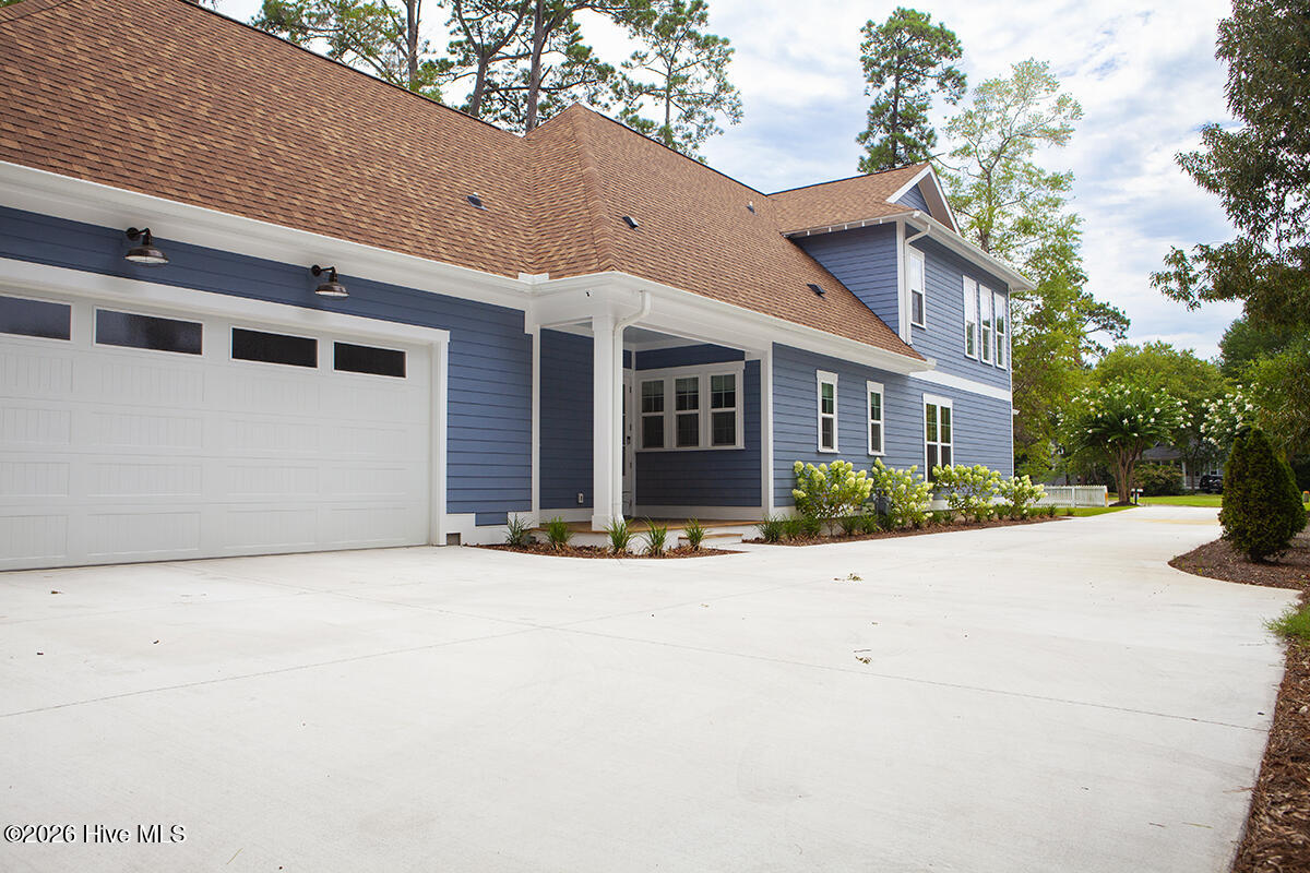 6108 Harbor Oaks Drive Property Photo 5