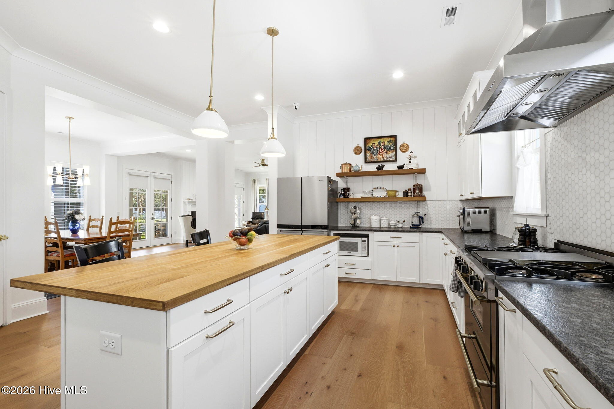 6108 Harbor Oaks Drive Property Photo 18
