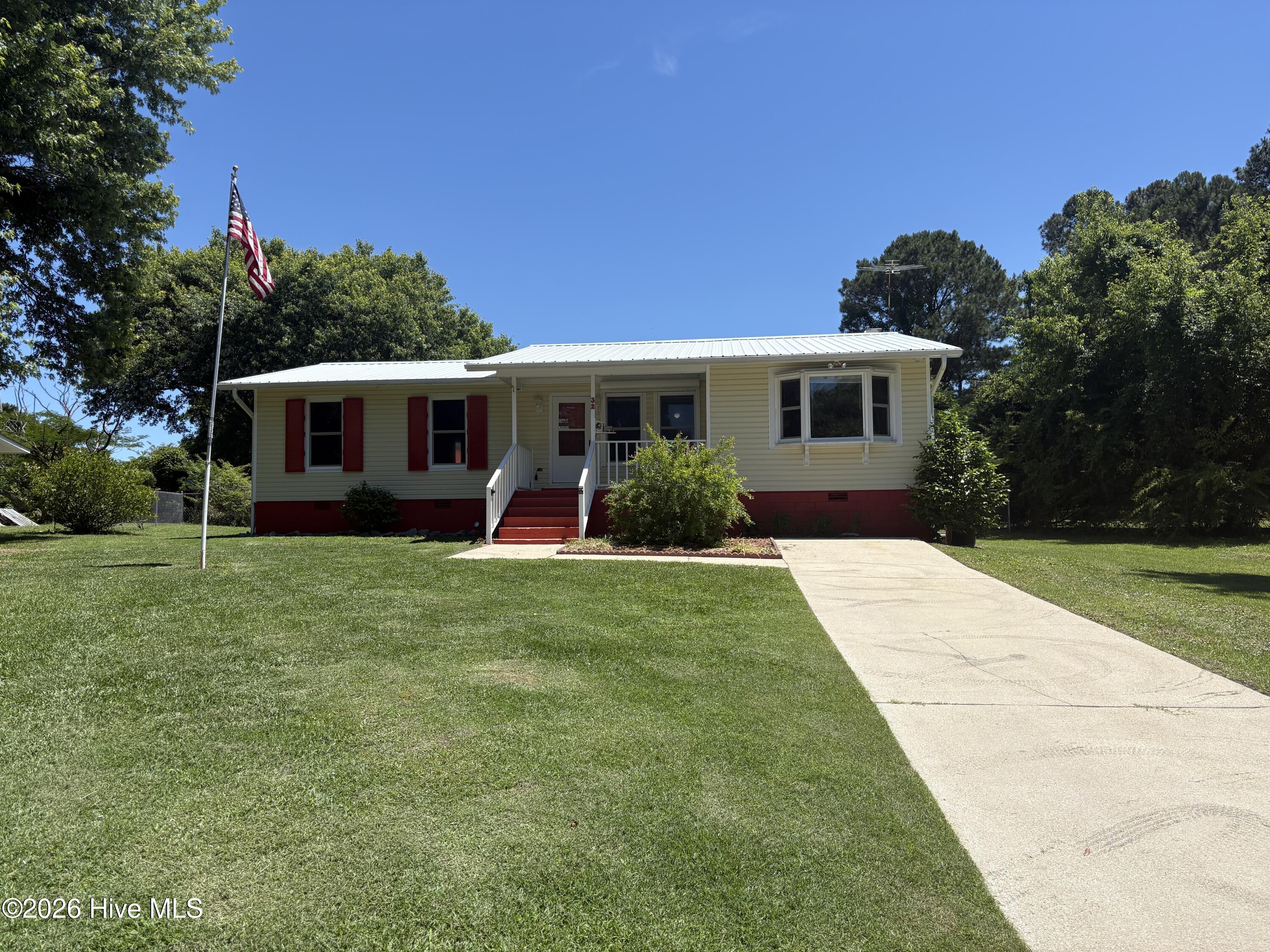 32 Arrowhead Drive Property Photo 2