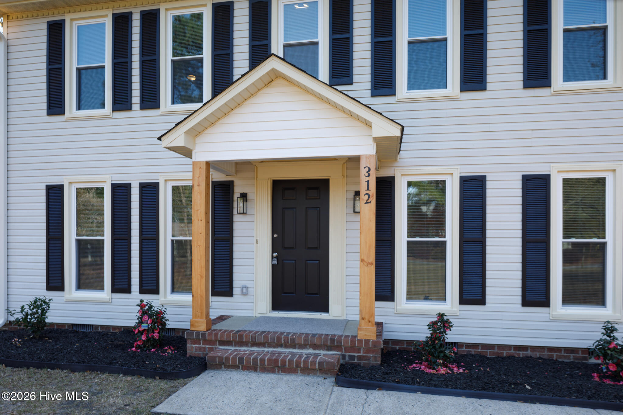 312 Edinboro Drive Property Photo 4