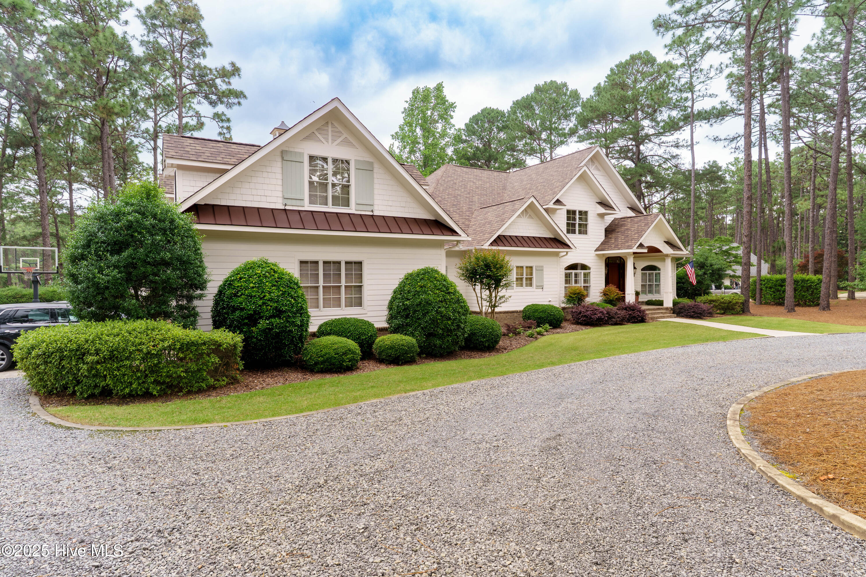370 Lake Dornoch Drive Property Photo 3
