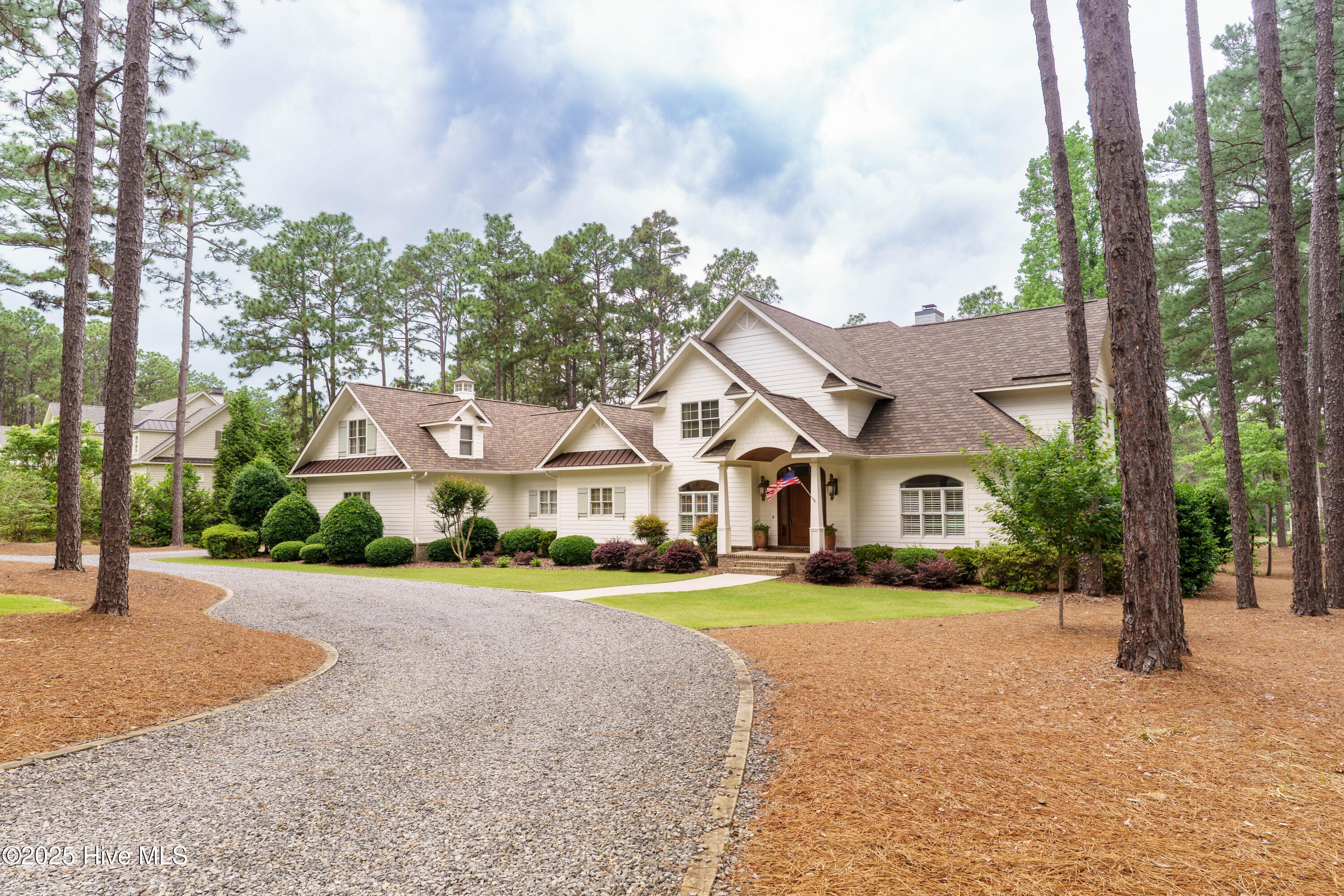 370 Lake Dornoch Drive Property Photo 4