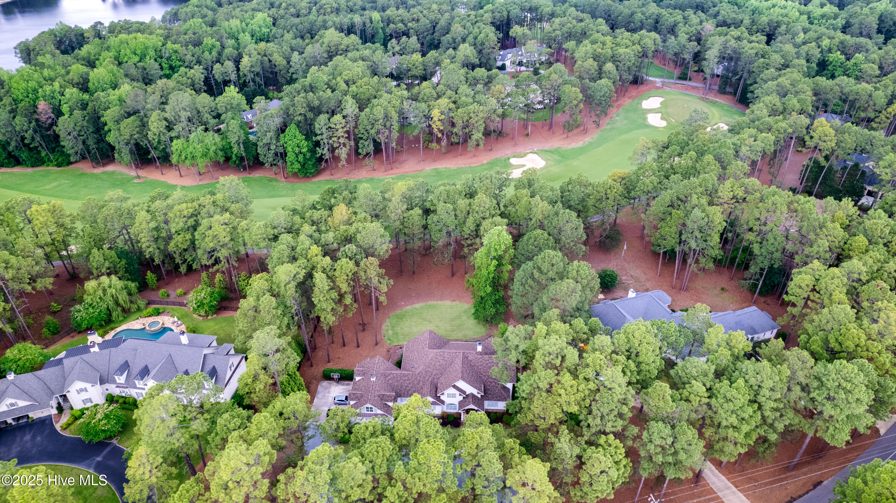 370 Lake Dornoch Drive Property Photo 8