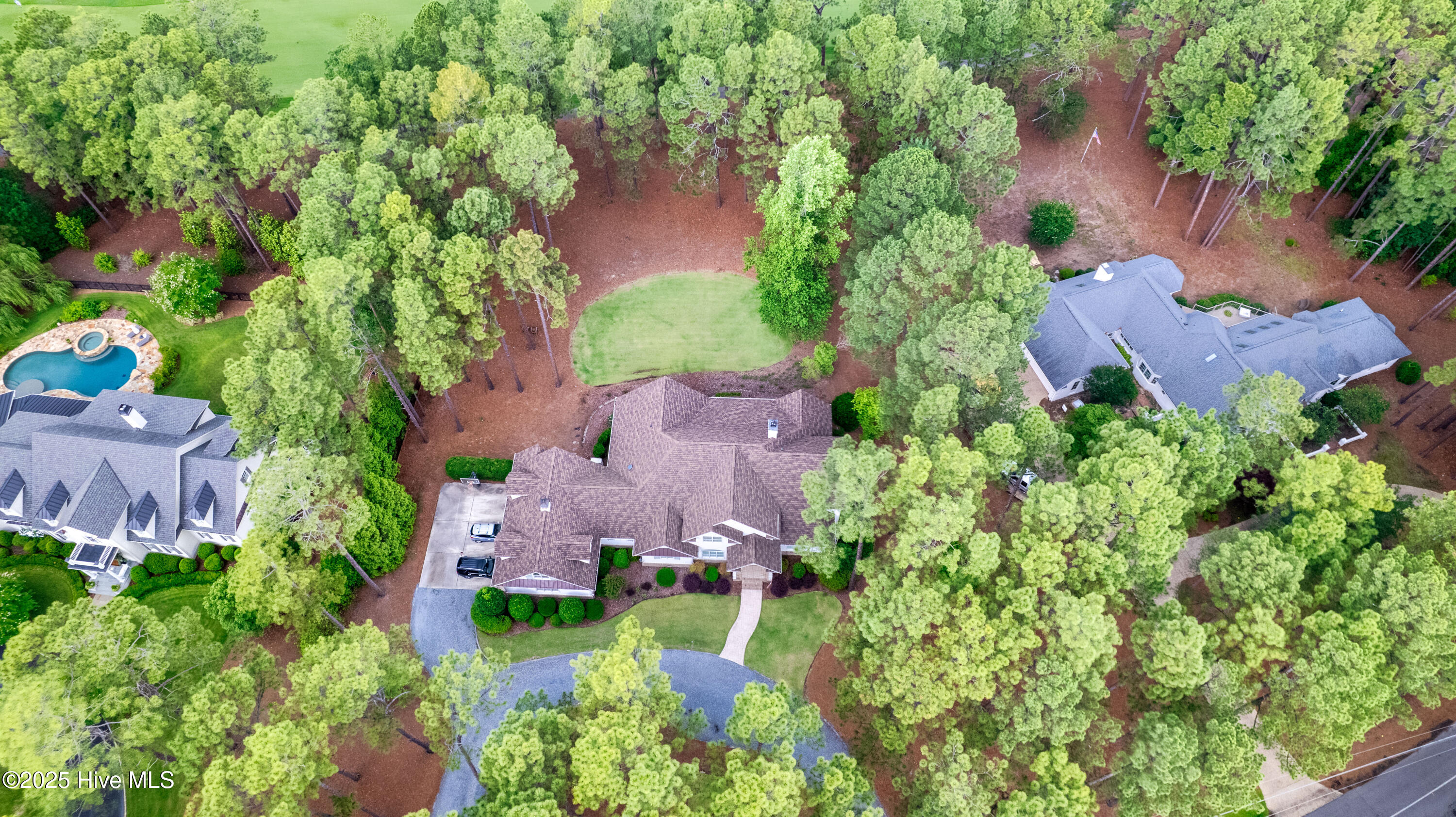 370 Lake Dornoch Drive Property Photo 9