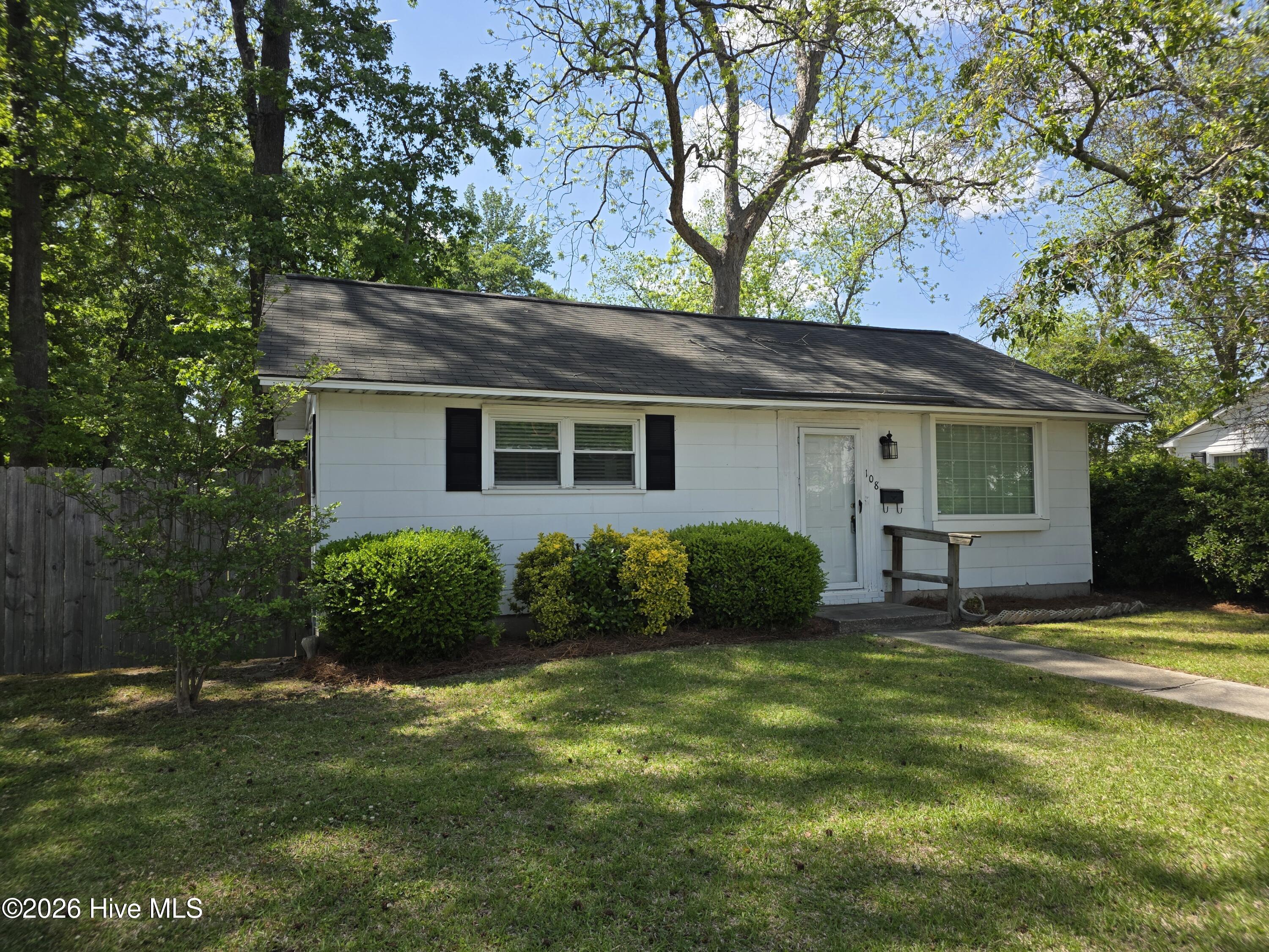 108 S Lee Street Property Photo 1