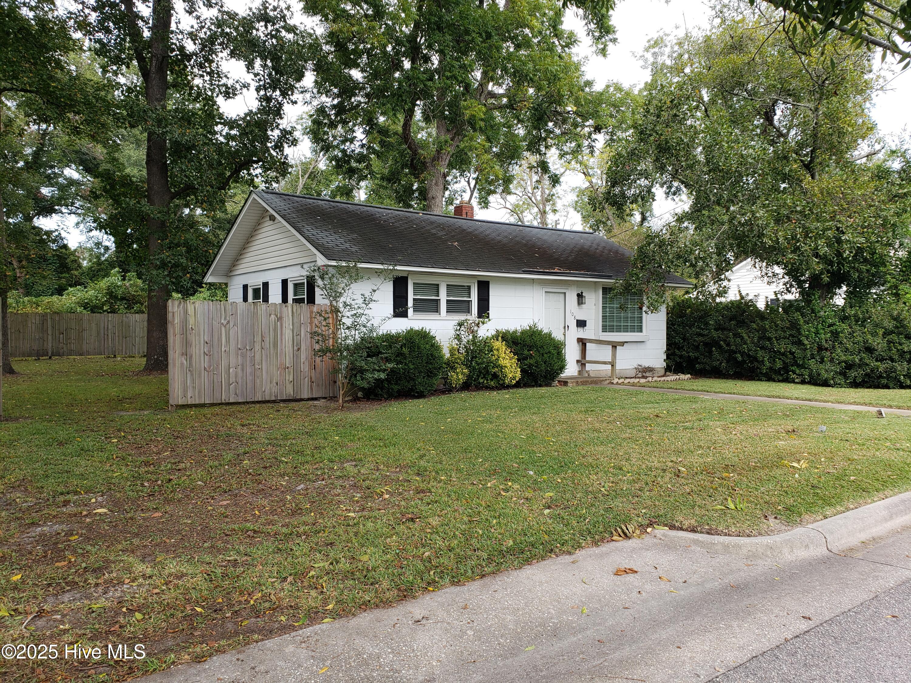 108 S Lee Street Property Photo 3