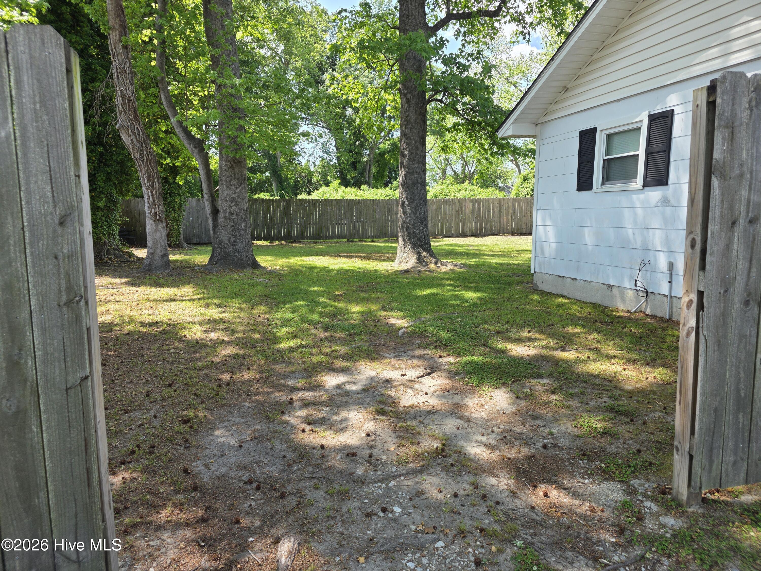108 S Lee Street Property Photo 4