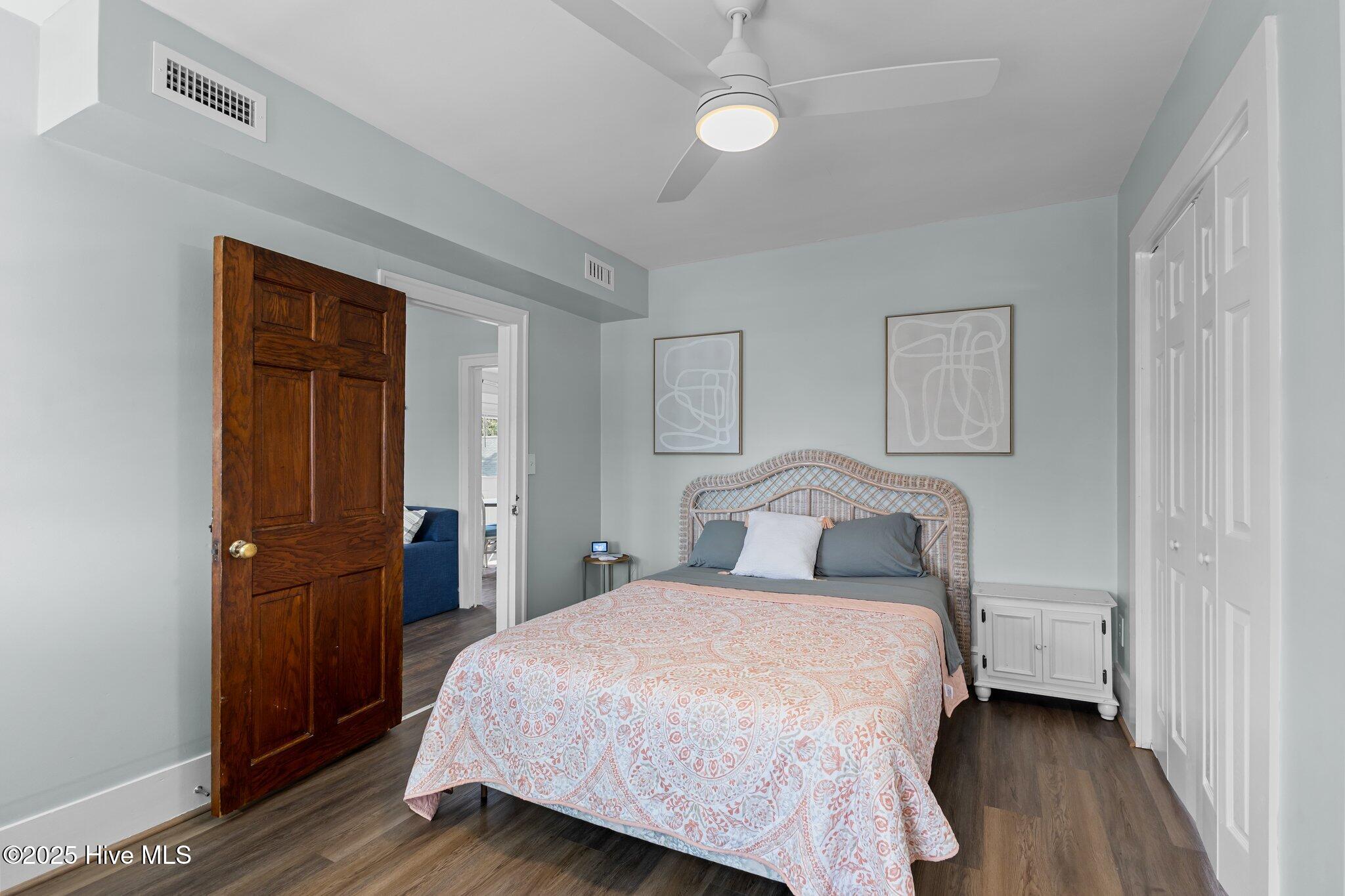 1406 Evans Street B Property Photo 4