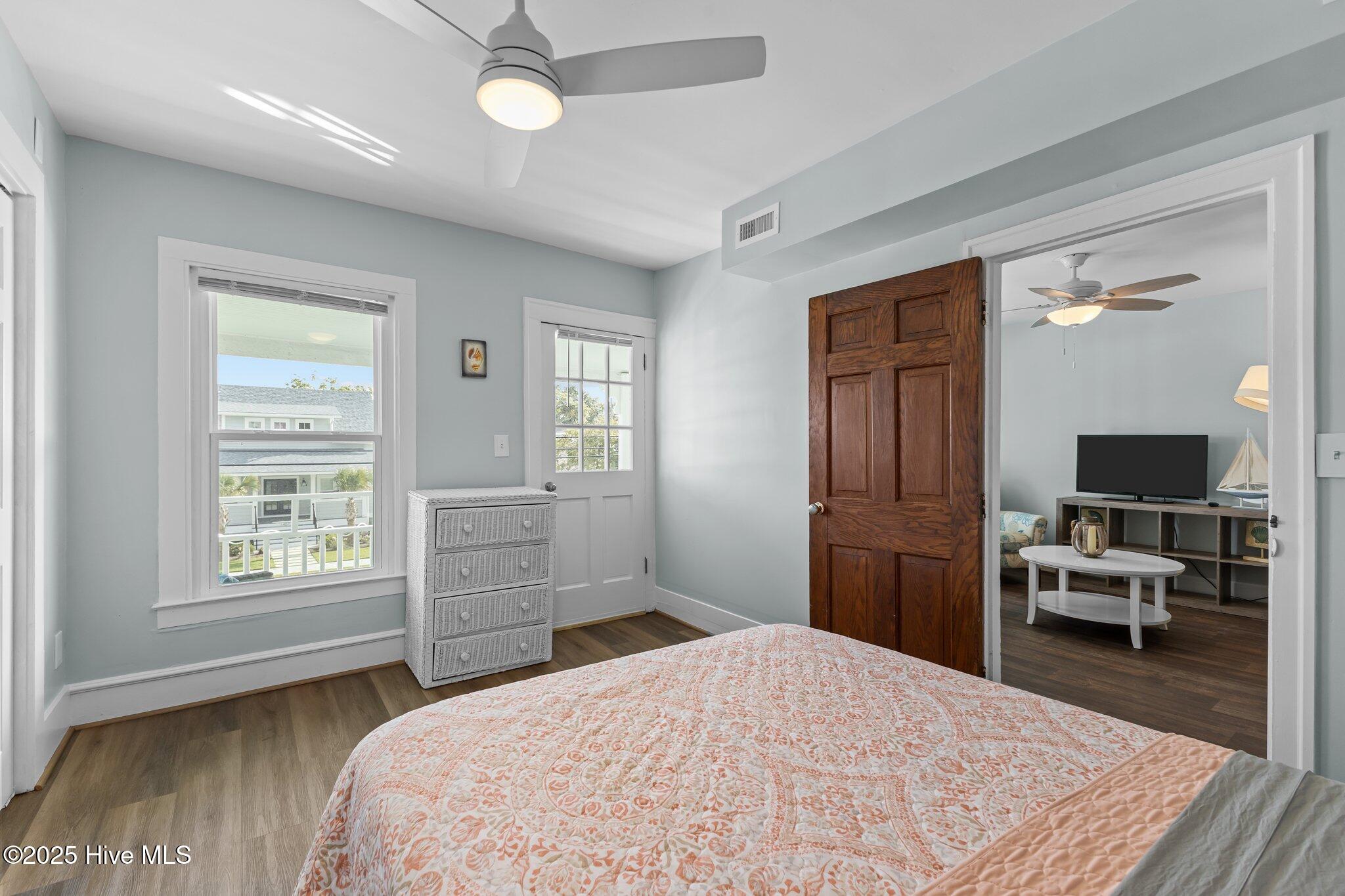 1406 Evans Street B Property Photo 5