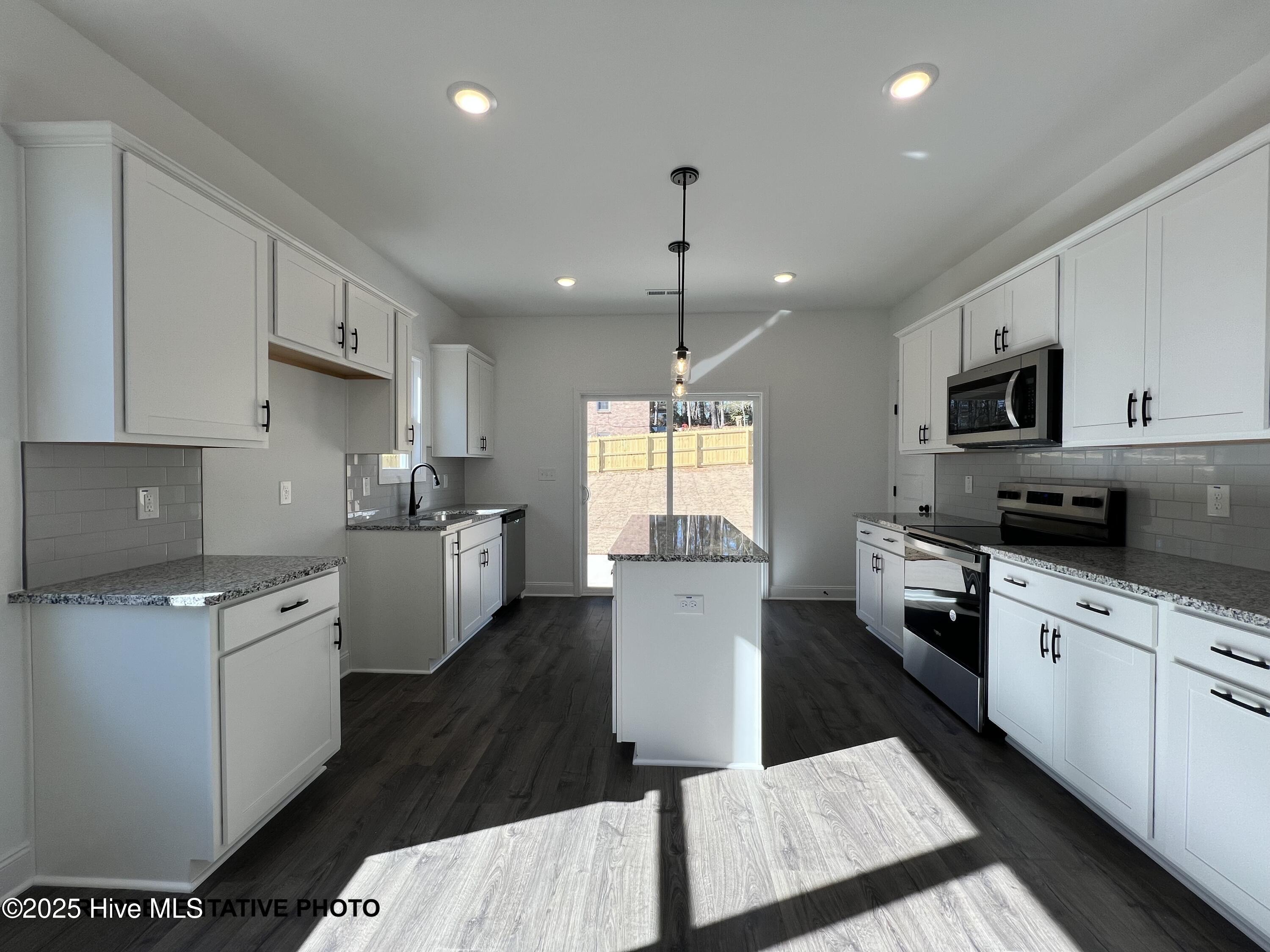 686 Springtooth Drive Property Photo 2