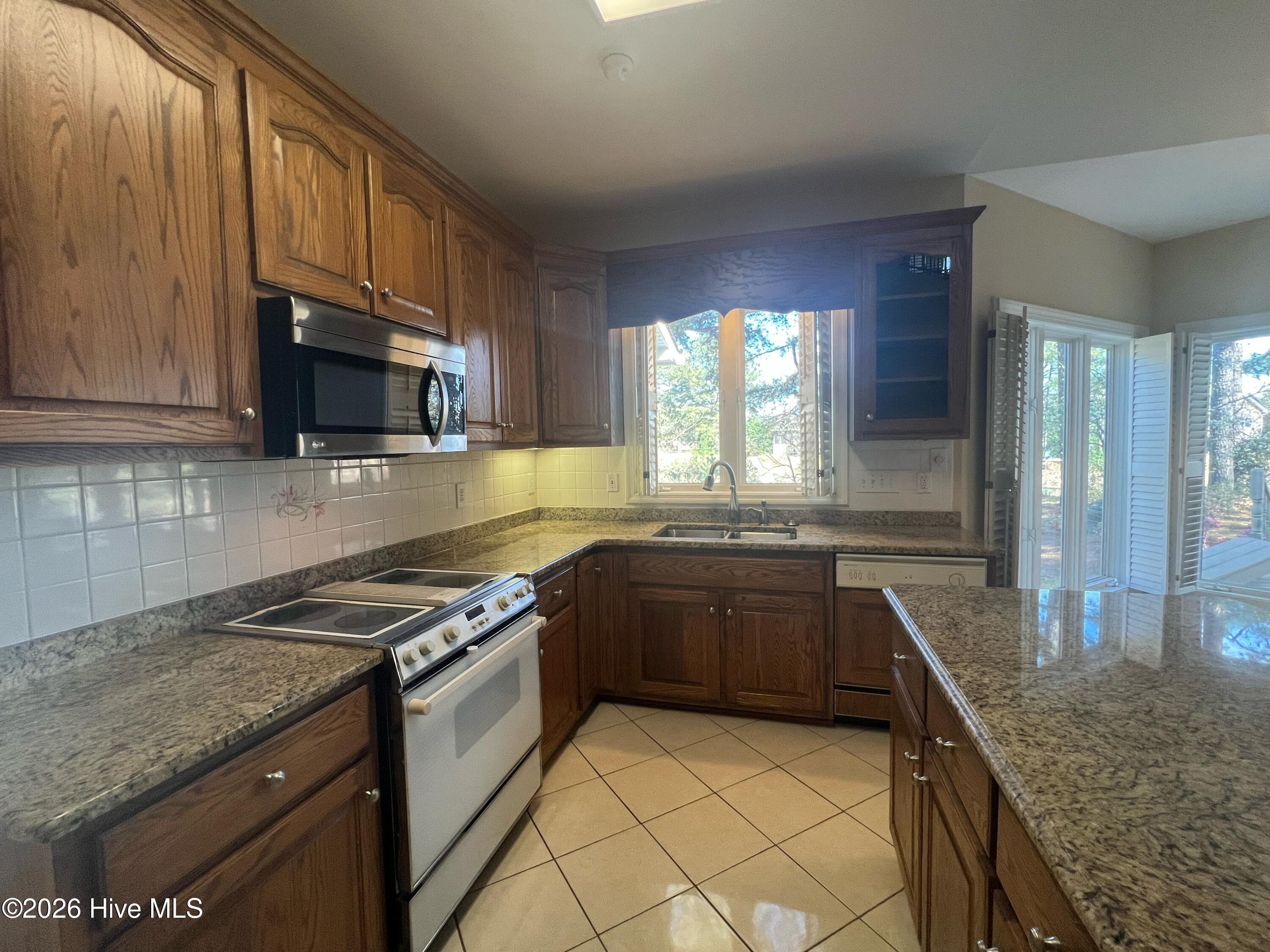 609 Cottonwood Court Property Photo 10