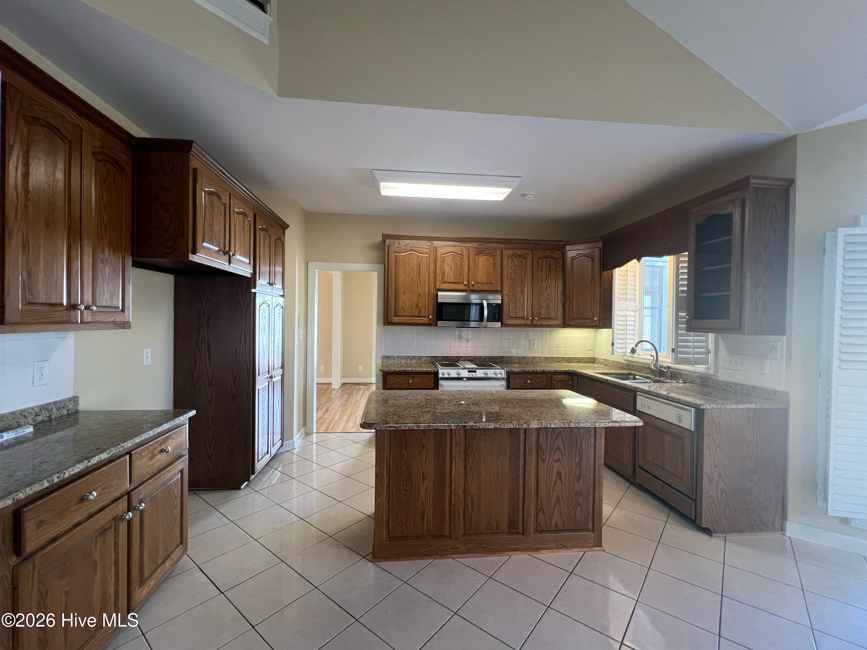 609 Cottonwood Court Property Photo 11