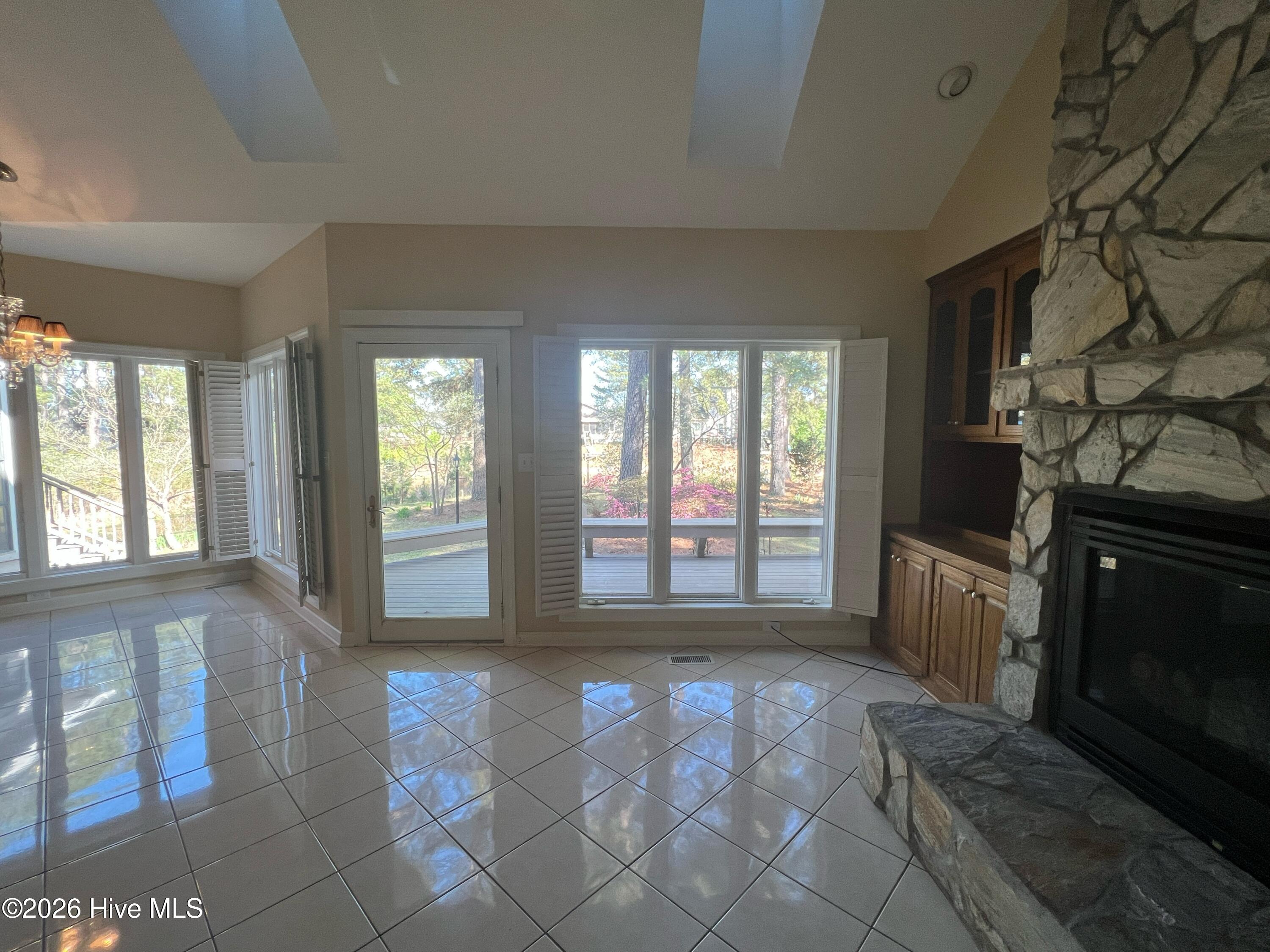 609 Cottonwood Court Property Photo 13
