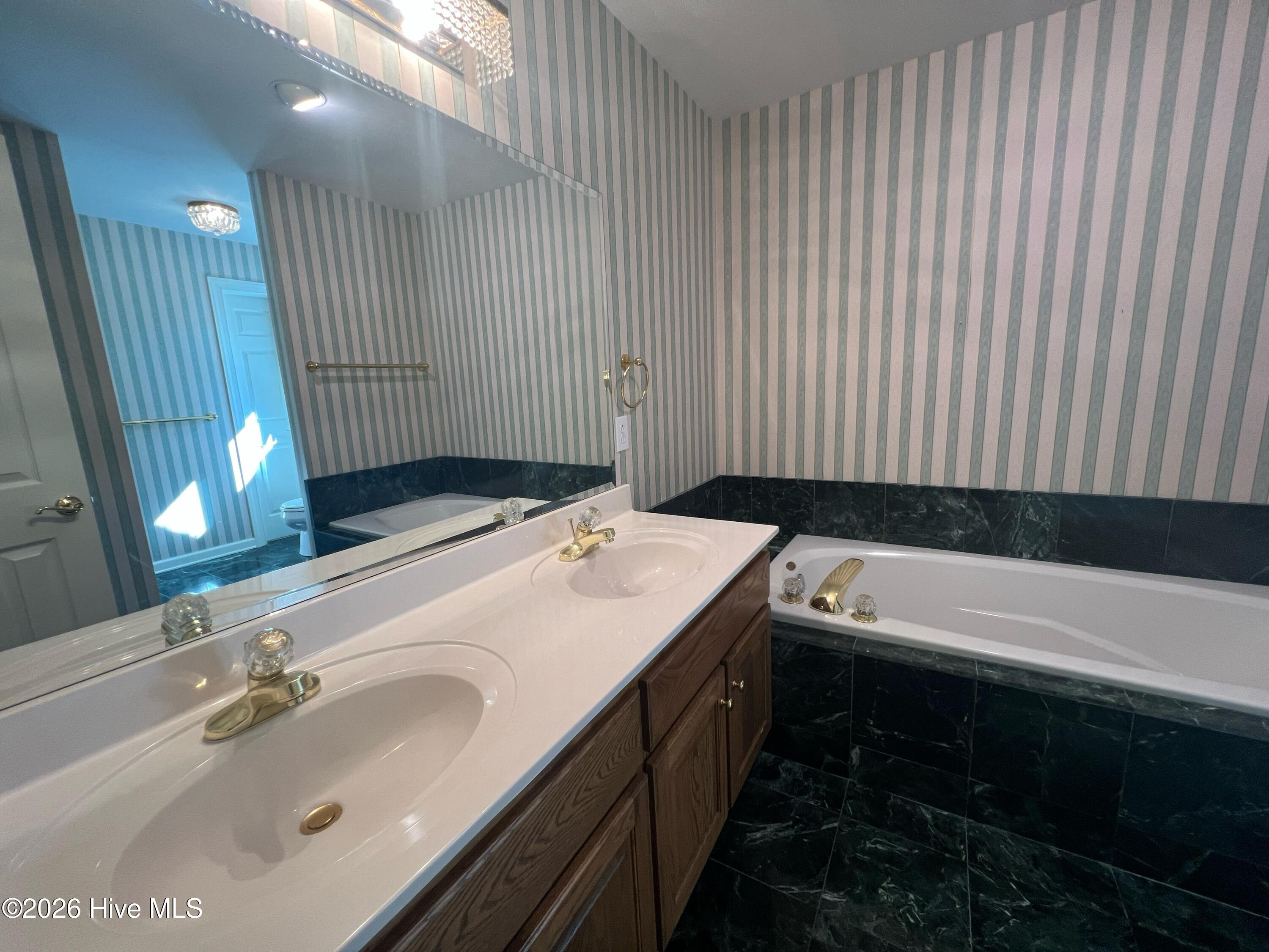609 Cottonwood Court Property Photo 32
