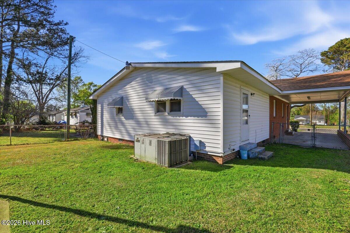 312 Wilmington Avenue Property Photo 6