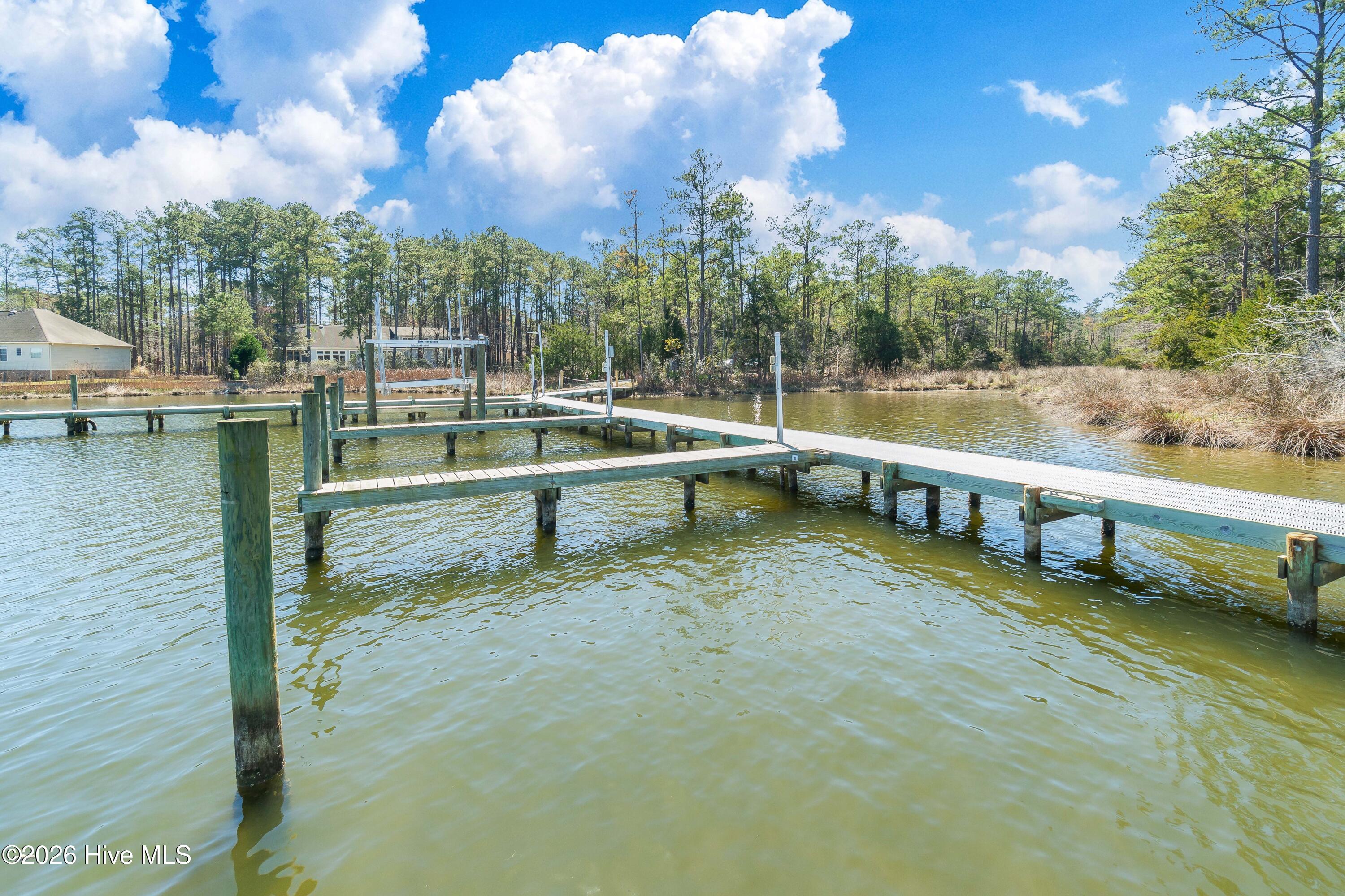 425 Plantation Parkway Property Photo 13