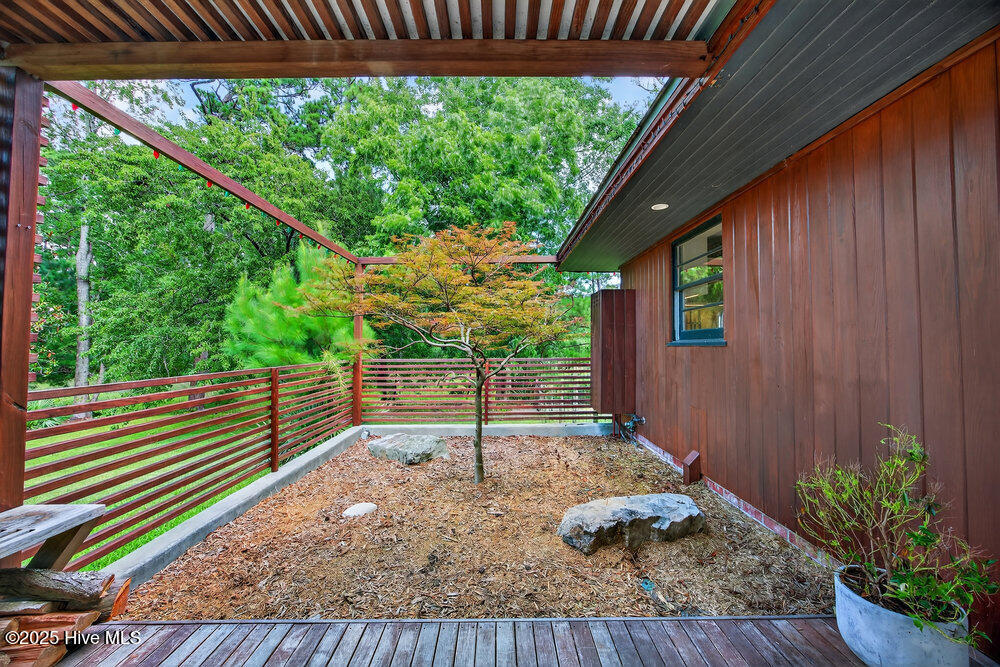 2425 Alford Landing Drive Property Photo 6