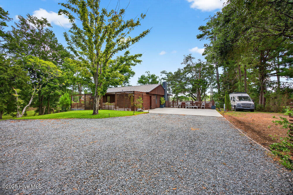 2425 Alford Landing Drive Property Photo 9