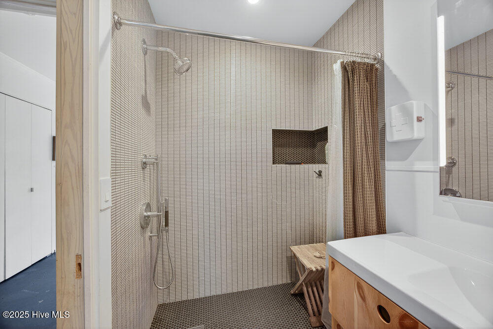 2425 Alford Landing Drive Property Photo 25