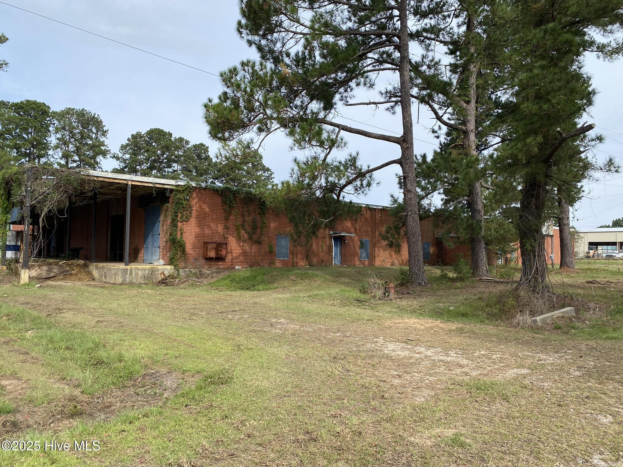 523 Flitter Hill Road Property Photo 4