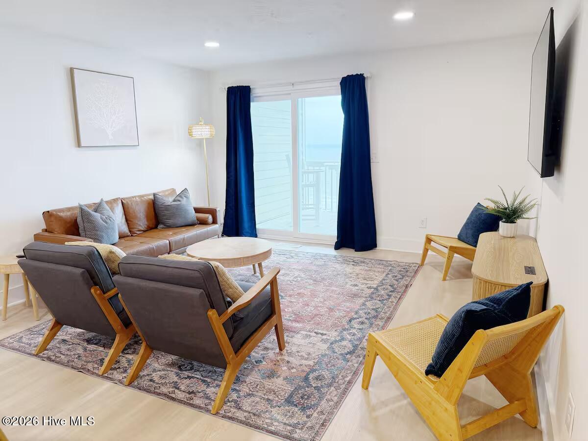 2120 Surfrider Court Property Photo 1
