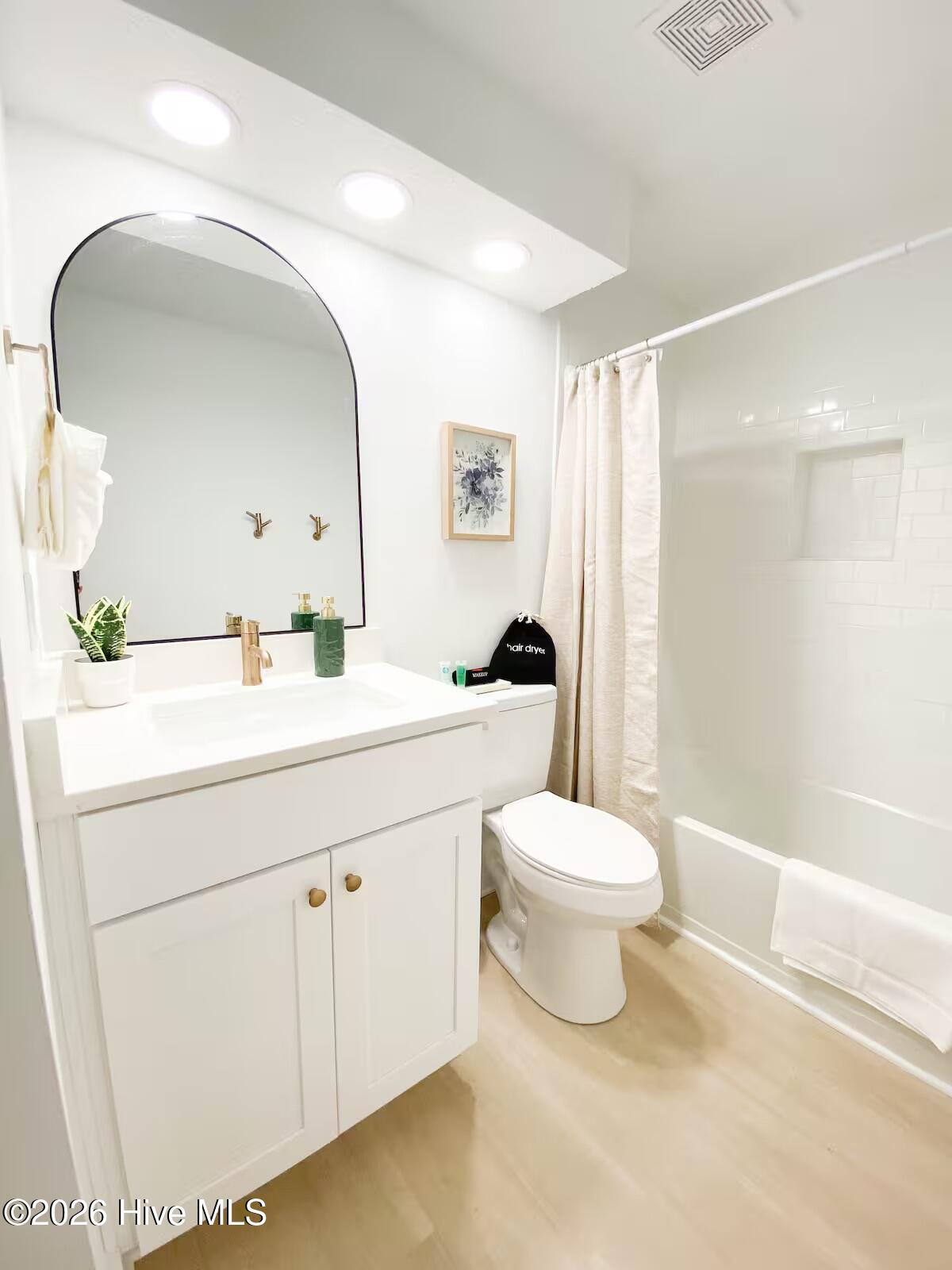 2120 Surfrider Court Property Photo 25