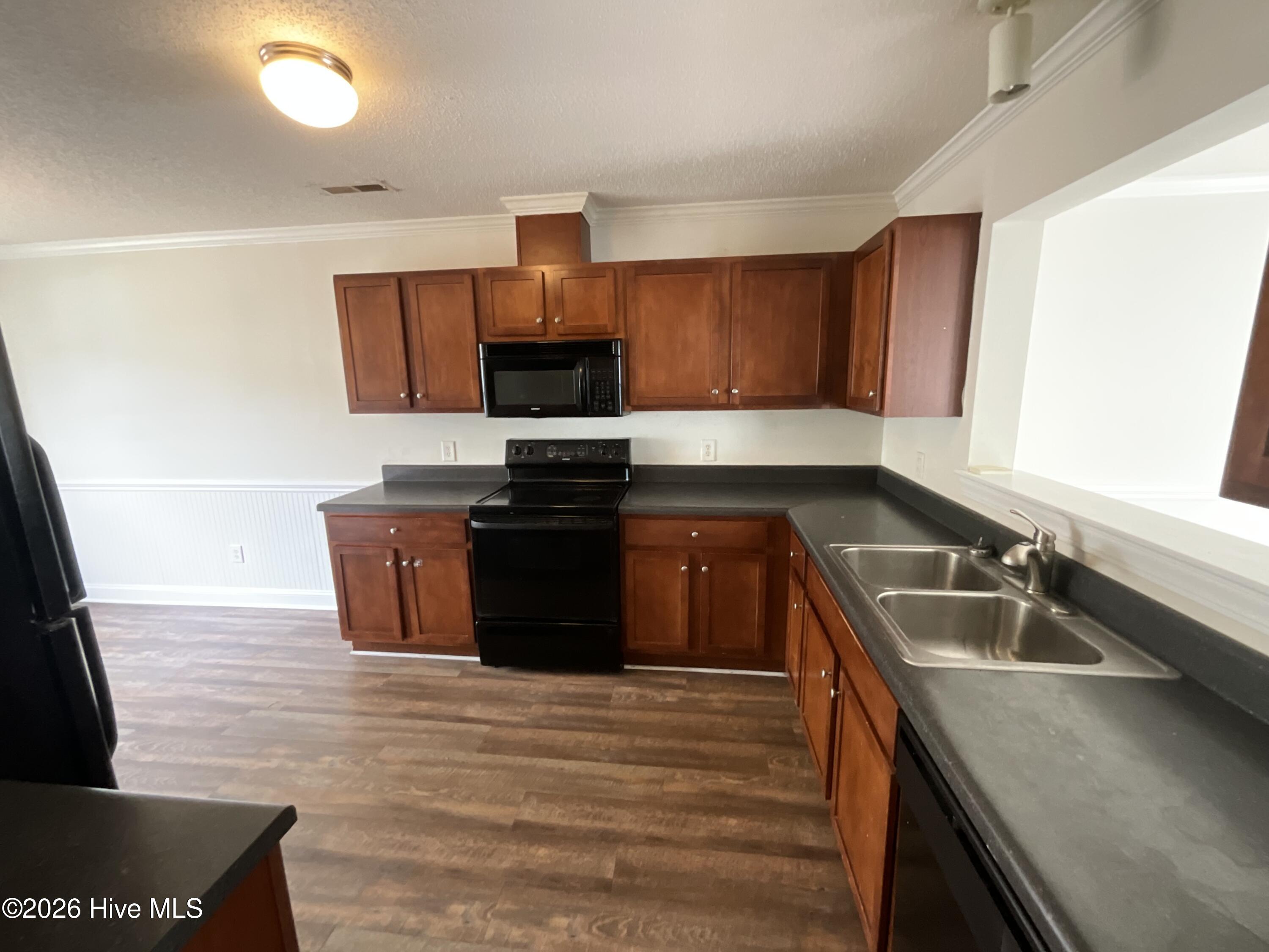 4243 Dudleys Grant Drive E Property Photo 14