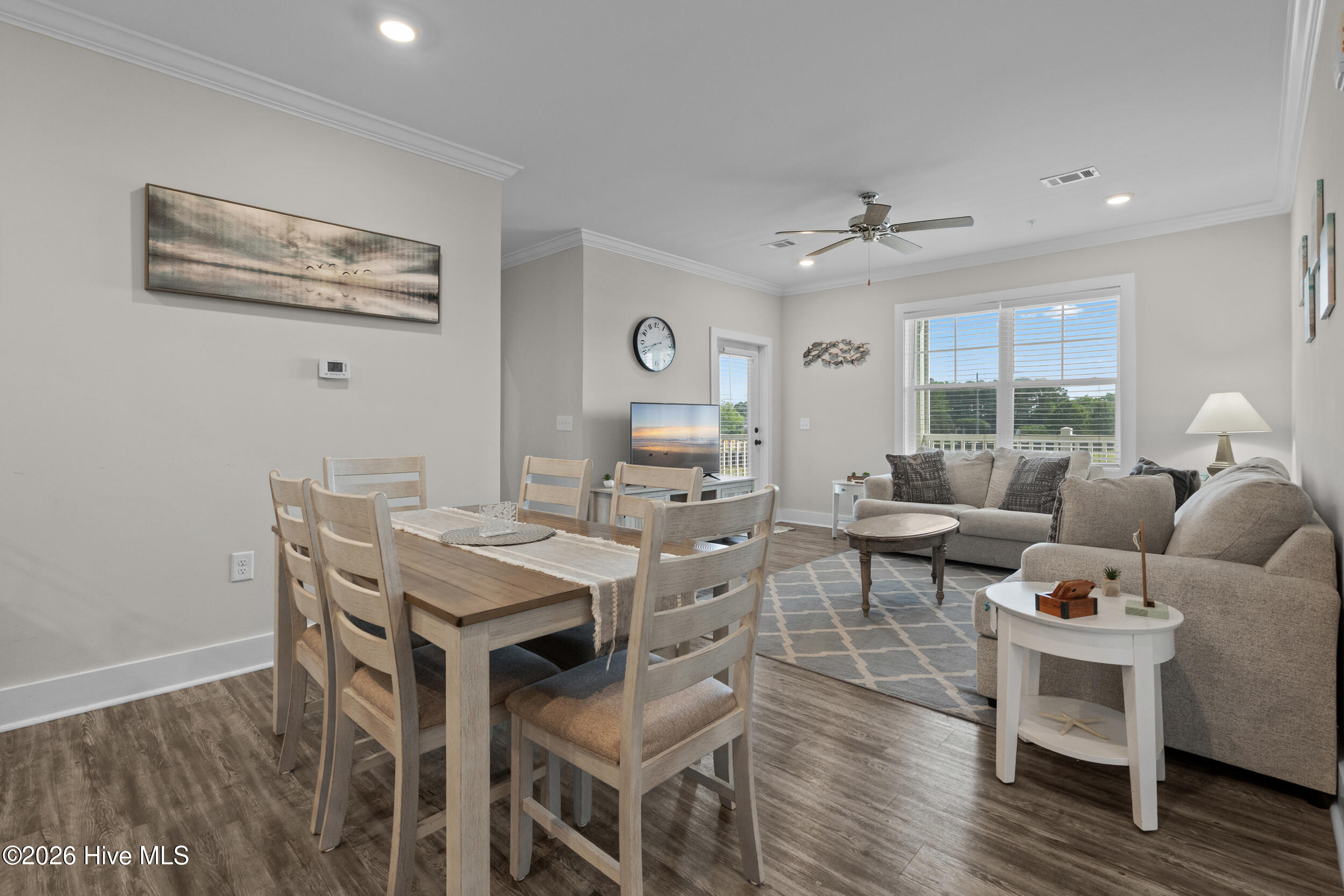 395 S Crow Creek Drive Nw 1610 Property Photo 4