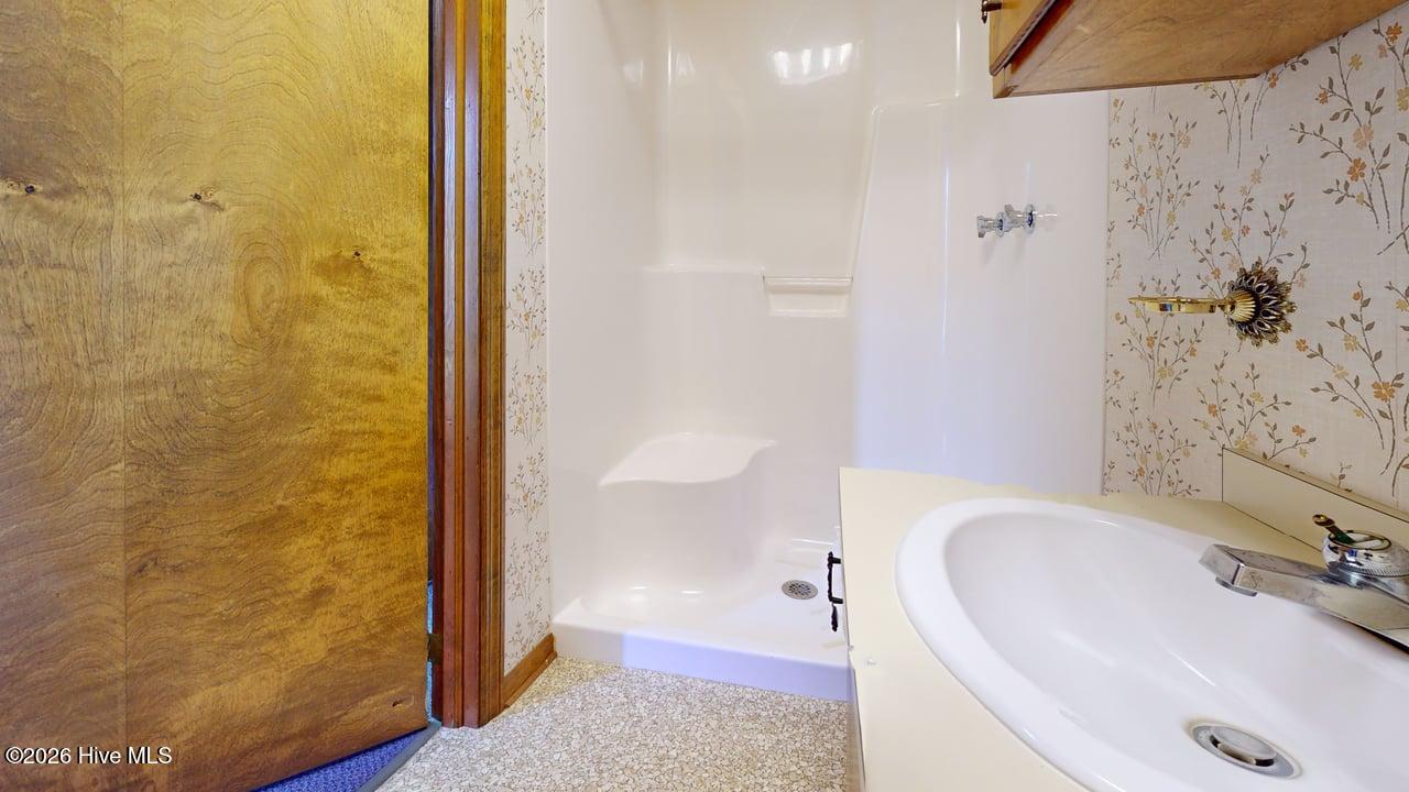 224 Memorial Drive A Property Photo 13
