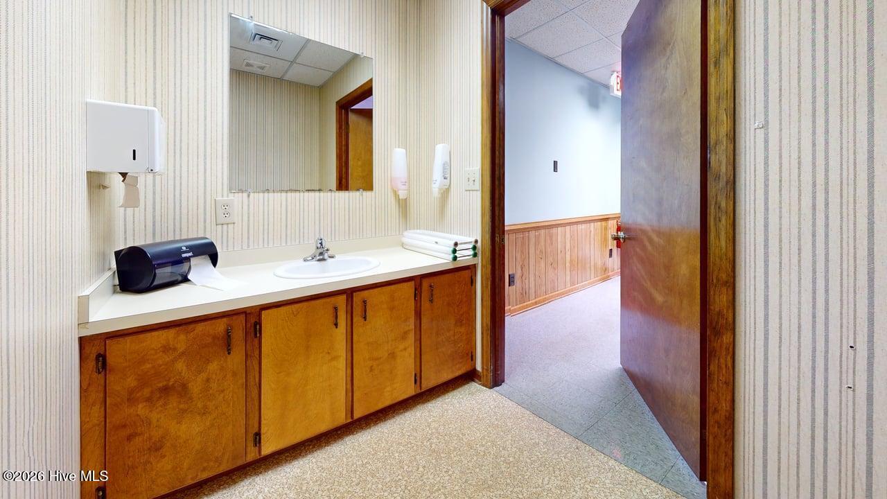 224 Memorial Drive A Property Photo 14