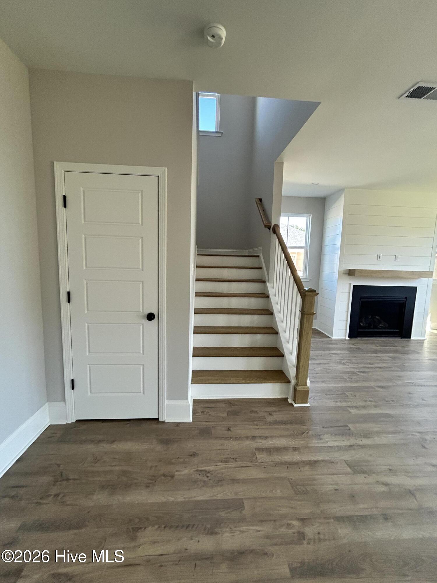 3120 Gresham Place Property Photo 5