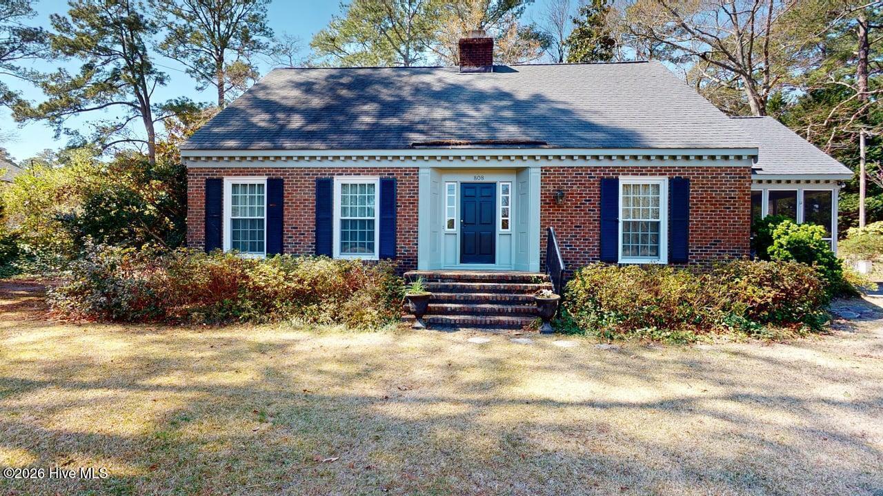 808 E Beechtree Drive Property Photo 1