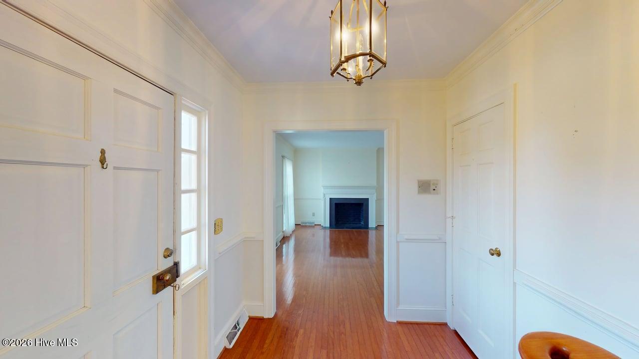 808 E Beechtree Drive Property Photo 8