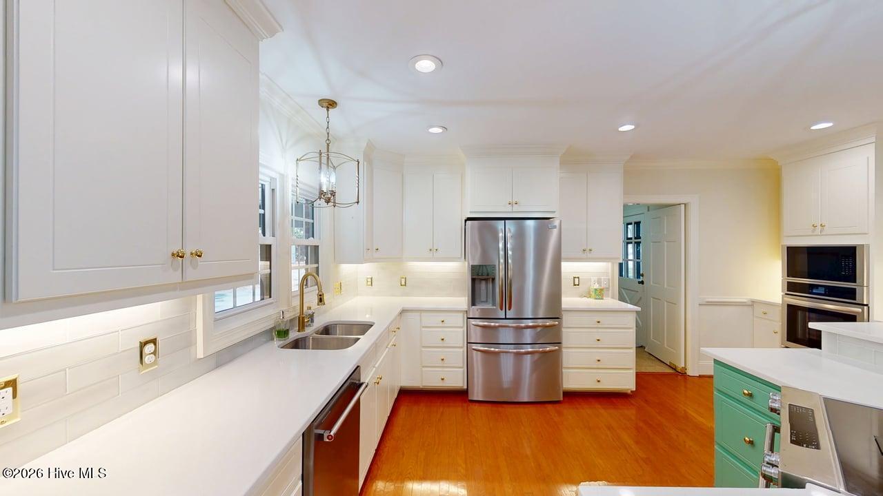 808 E Beechtree Drive Property Photo 18