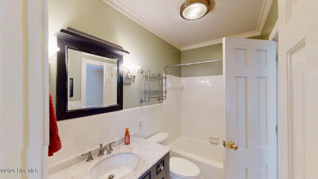 808 E Beechtree Drive Property Photo 32
