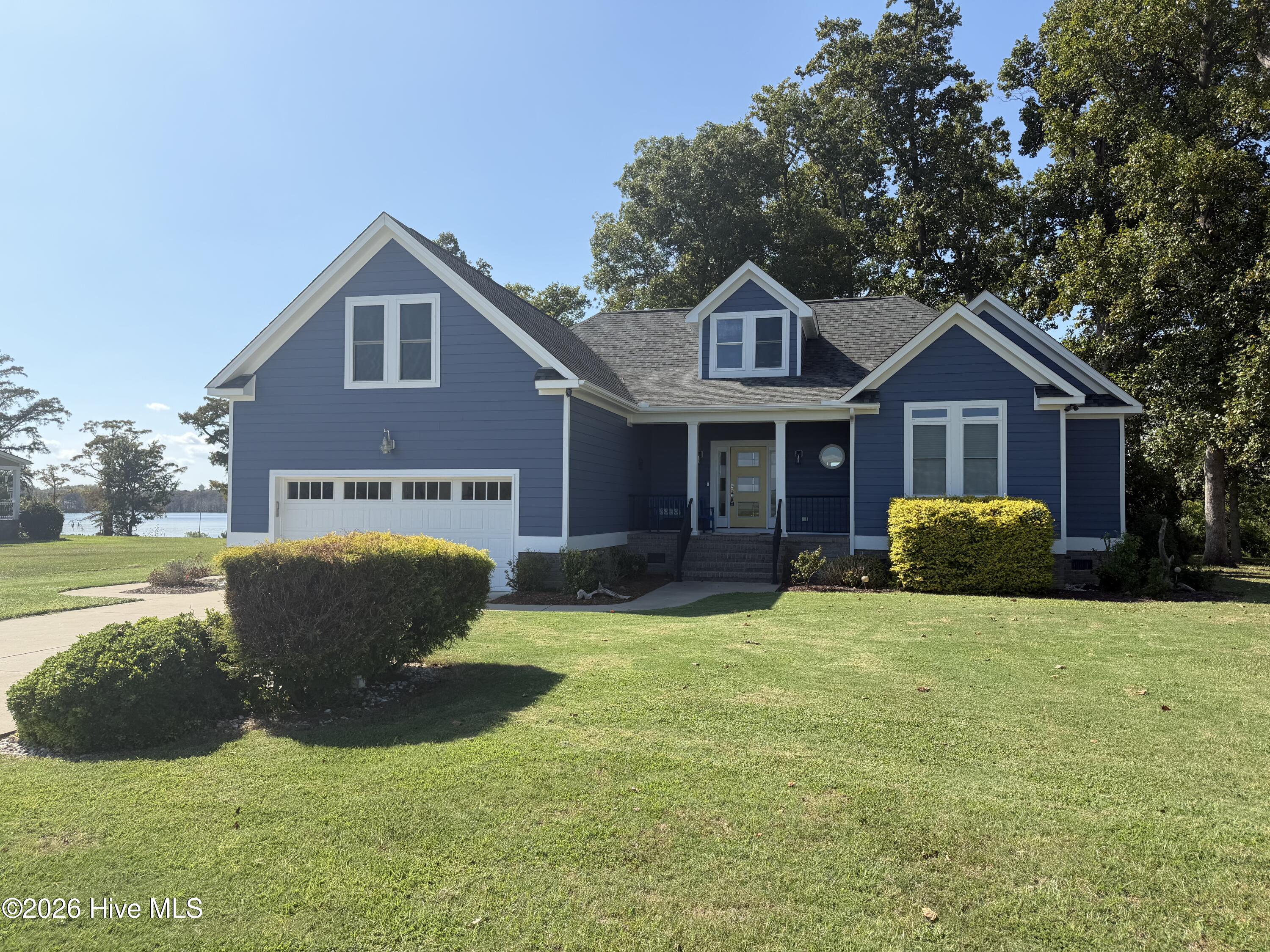 168 W Royal Way Property Photo 1