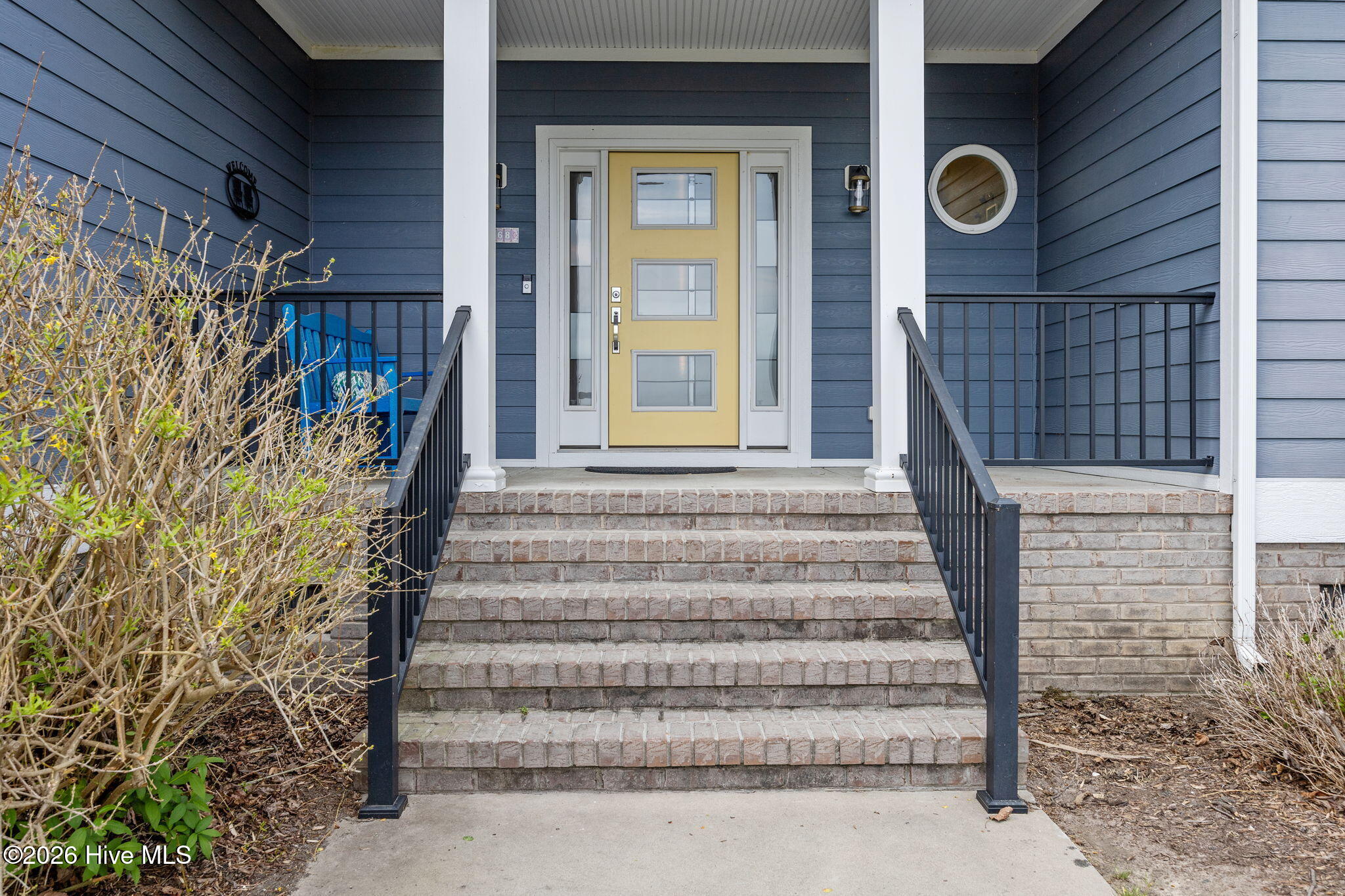 168 W Royal Way Property Photo 6